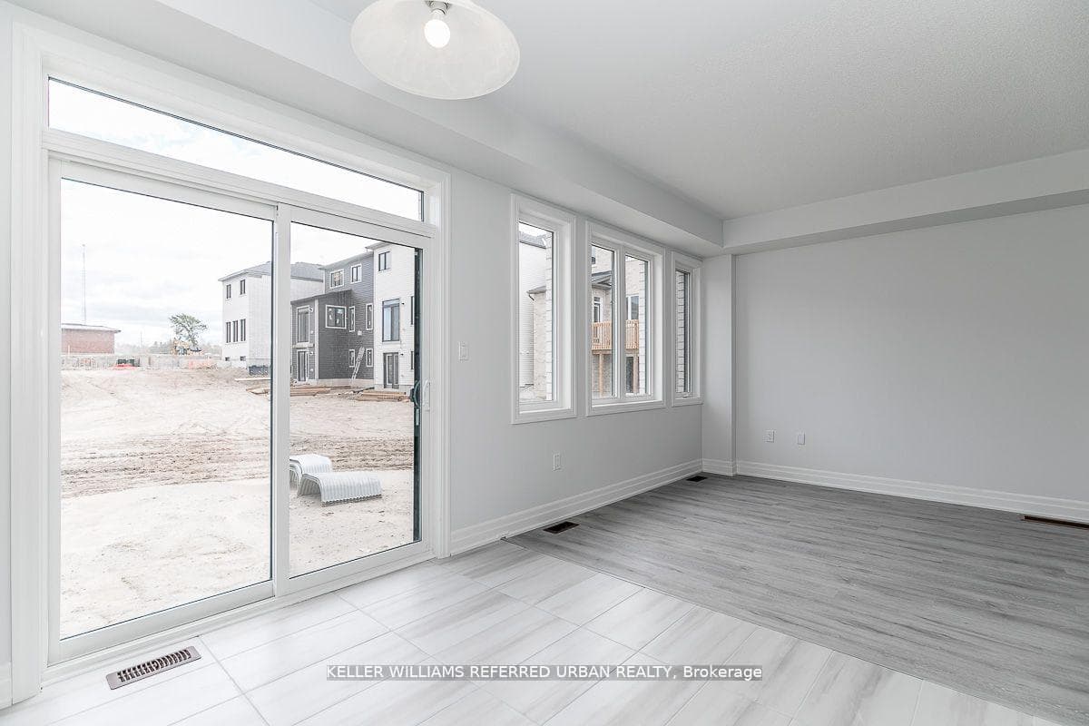 47 Federica Crescent photo 10