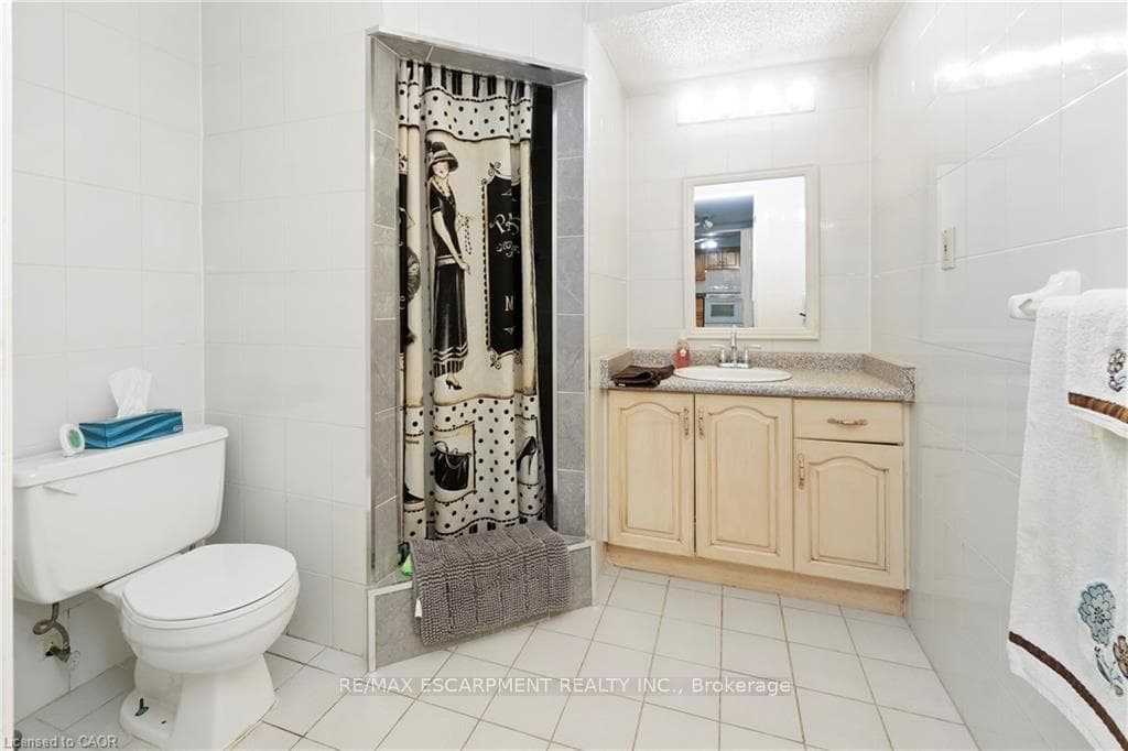 266 Sumach Drive photo 30