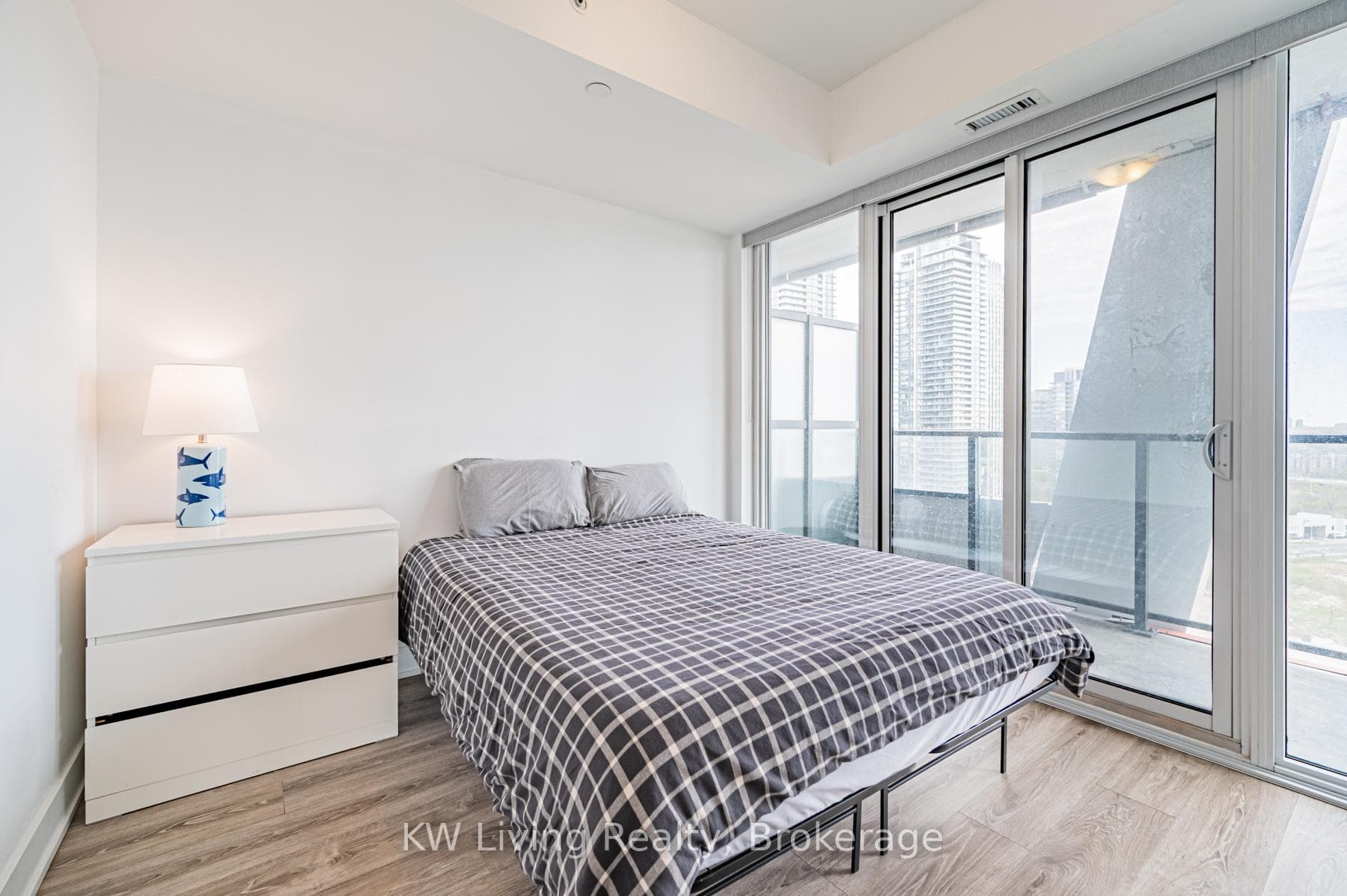 30 Shore Breeze Drive Unit 1713 photo 11