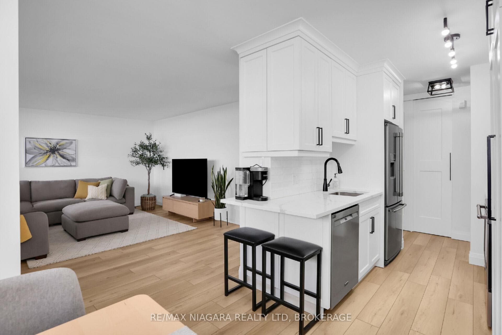 215 Glenridge Avenue Unit 805 photo 4