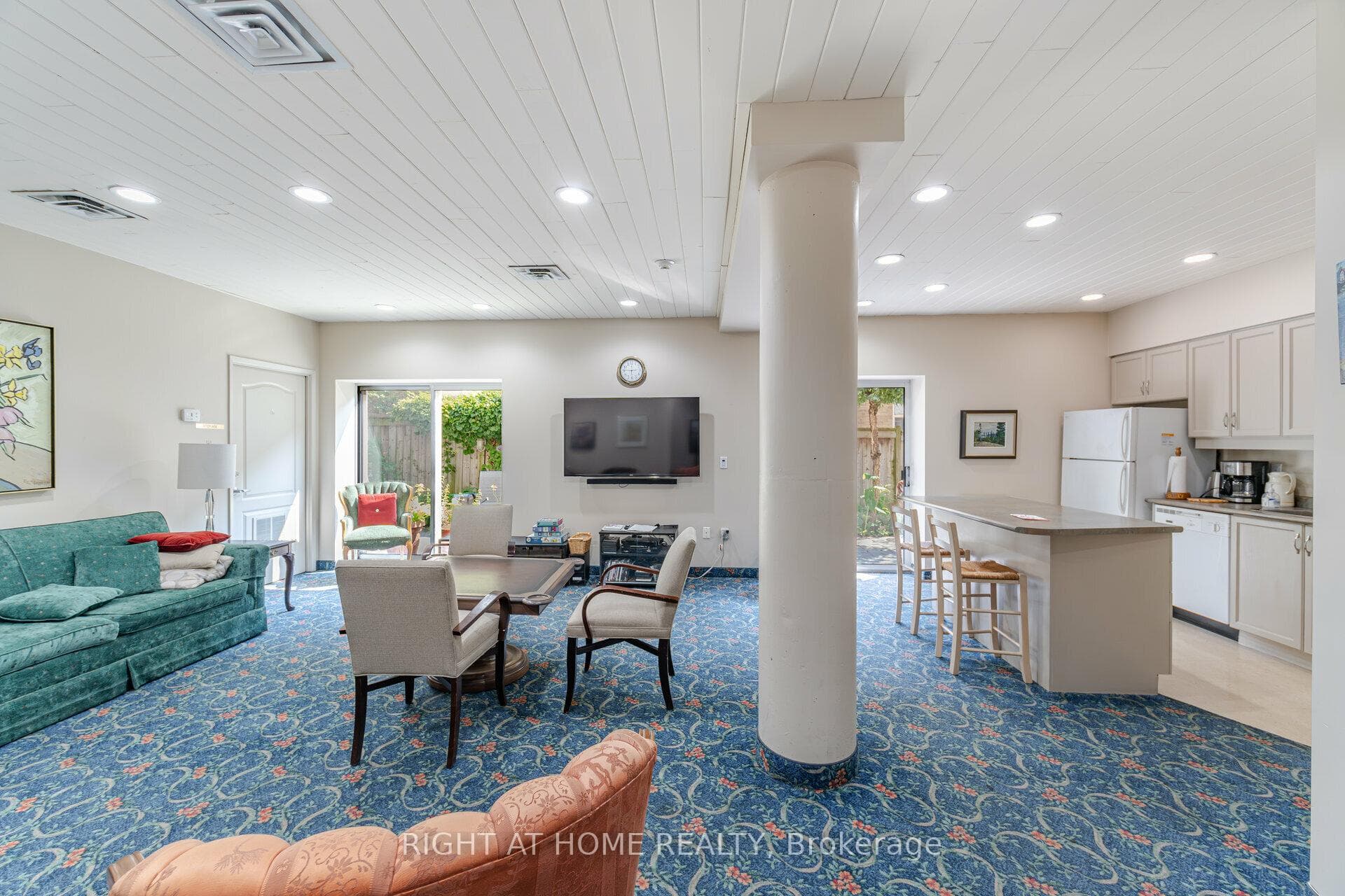1387 Bayview Avenue Unit 306 photo 29