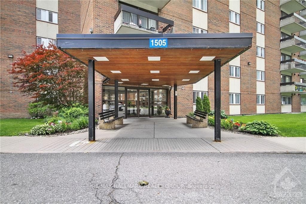 1505 BASELINE Road Unit 811 photo 2