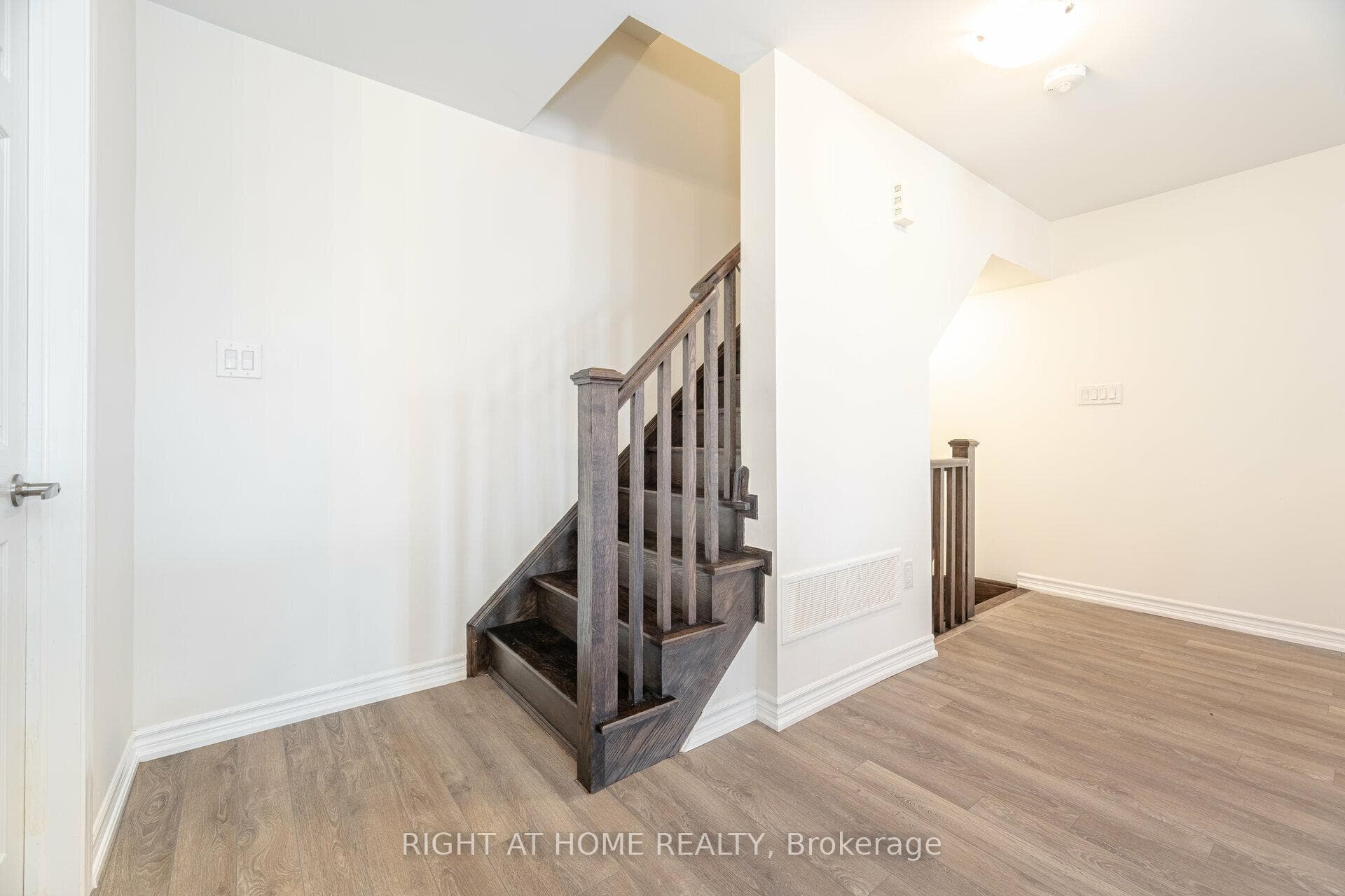Upgraded Stained Oak Staircases & Ballusters