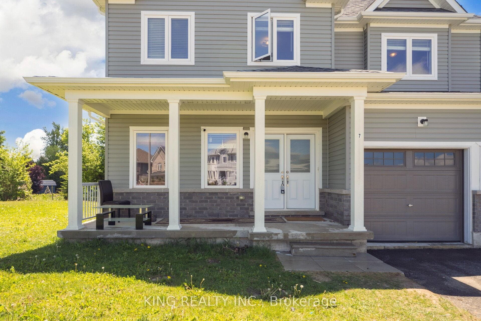 7 Todd Crescent photo 3
