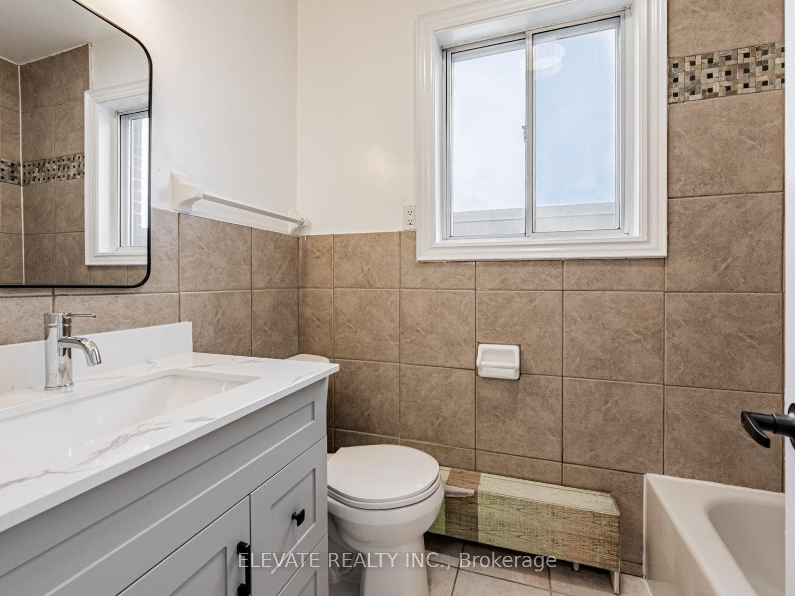 247 Belgravia Avenue photo 12