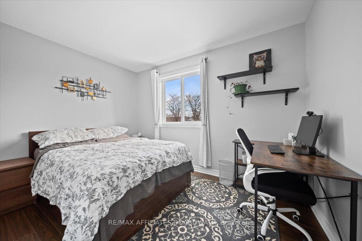 360 Pickford Drive photo 20