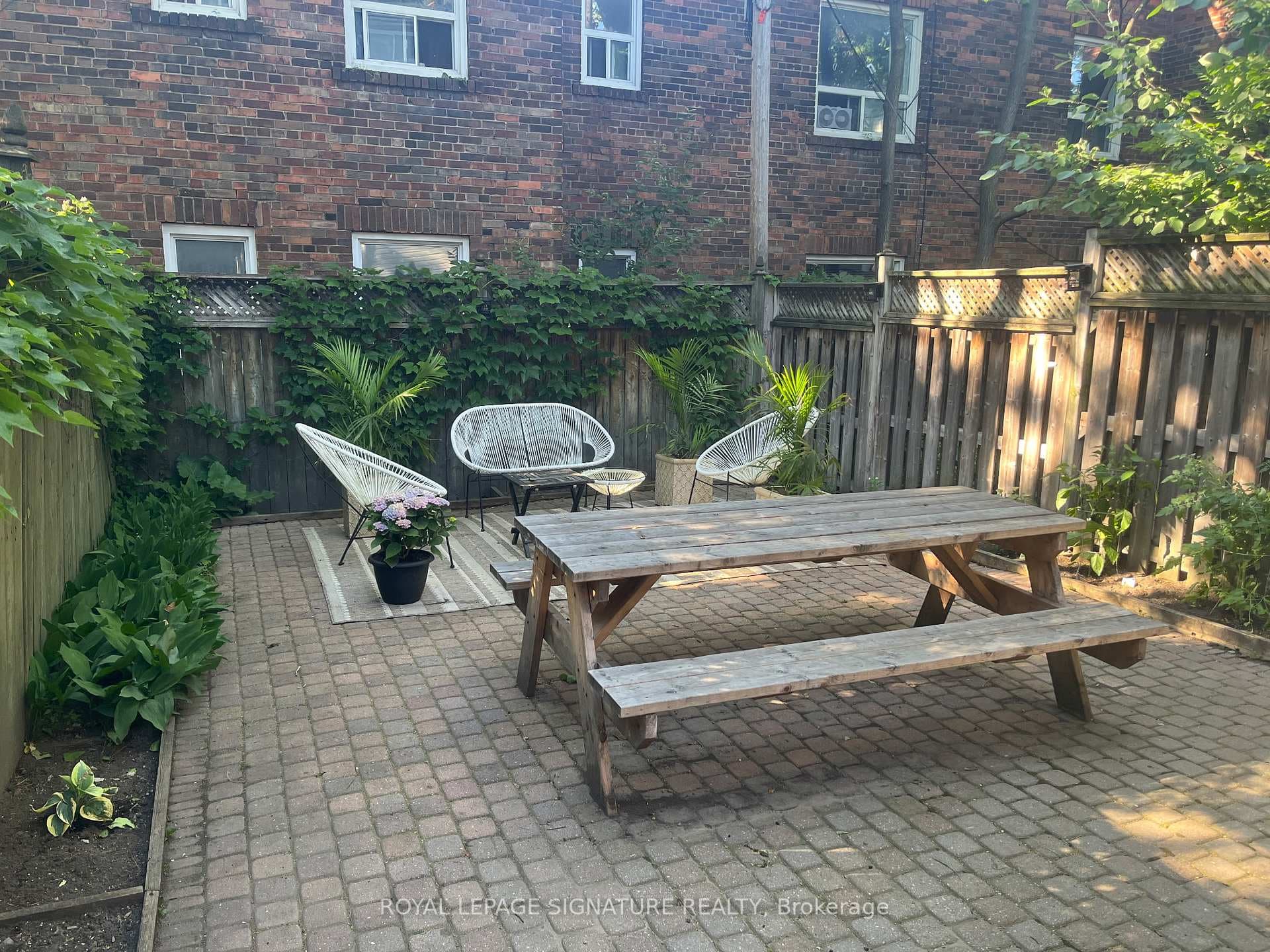 8 St Annes Road Unit Main photo 17
