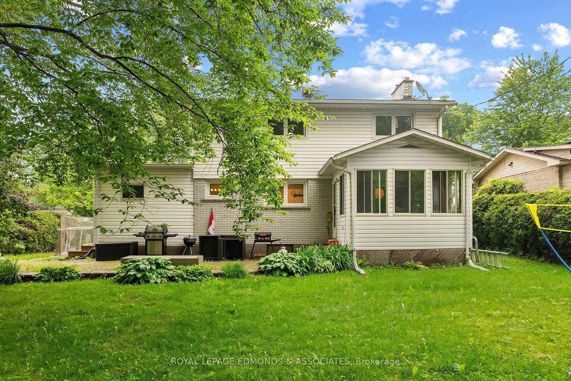 607 Elizabeth Street photo 37