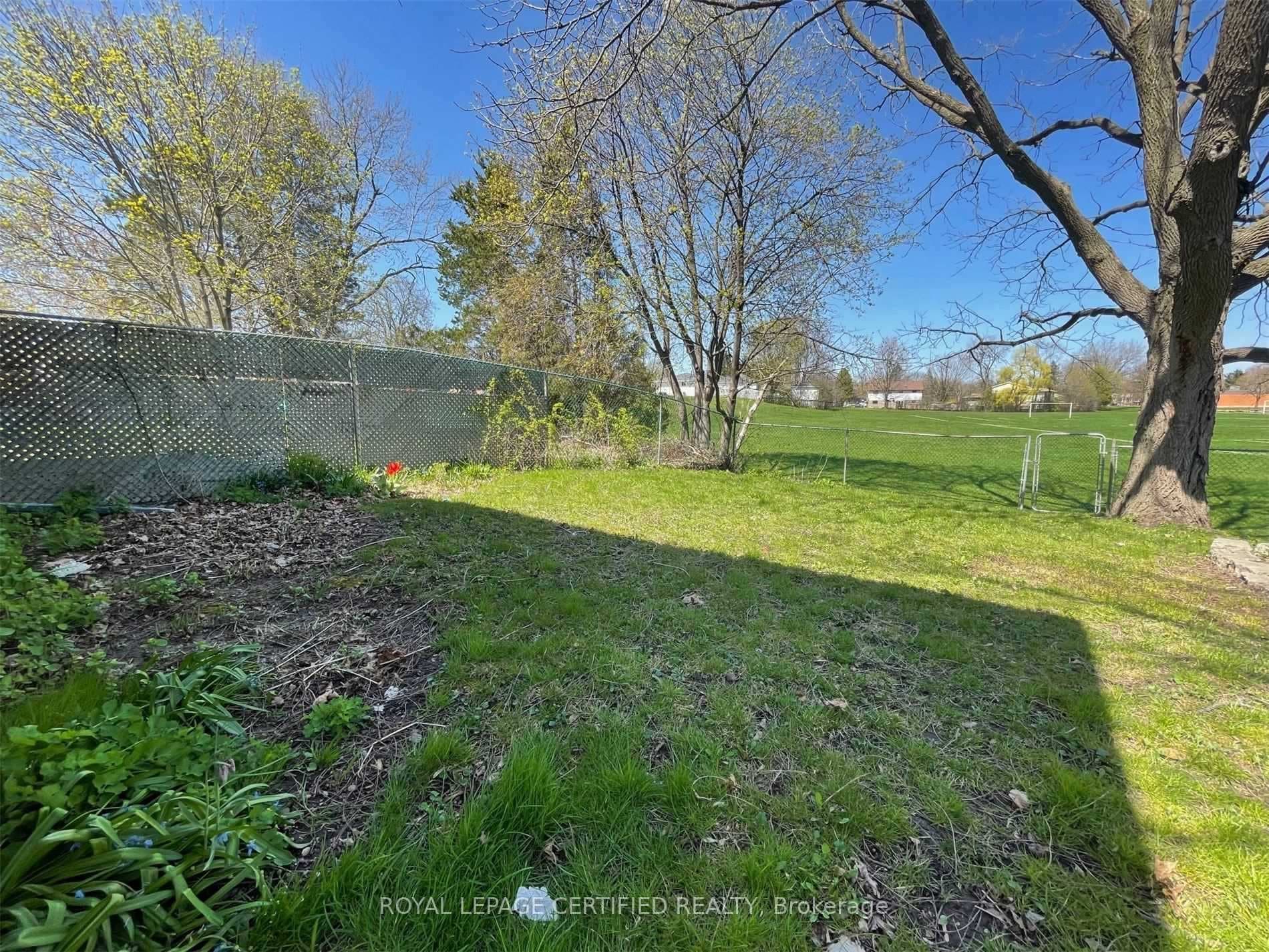 624 College Avenue photo 18