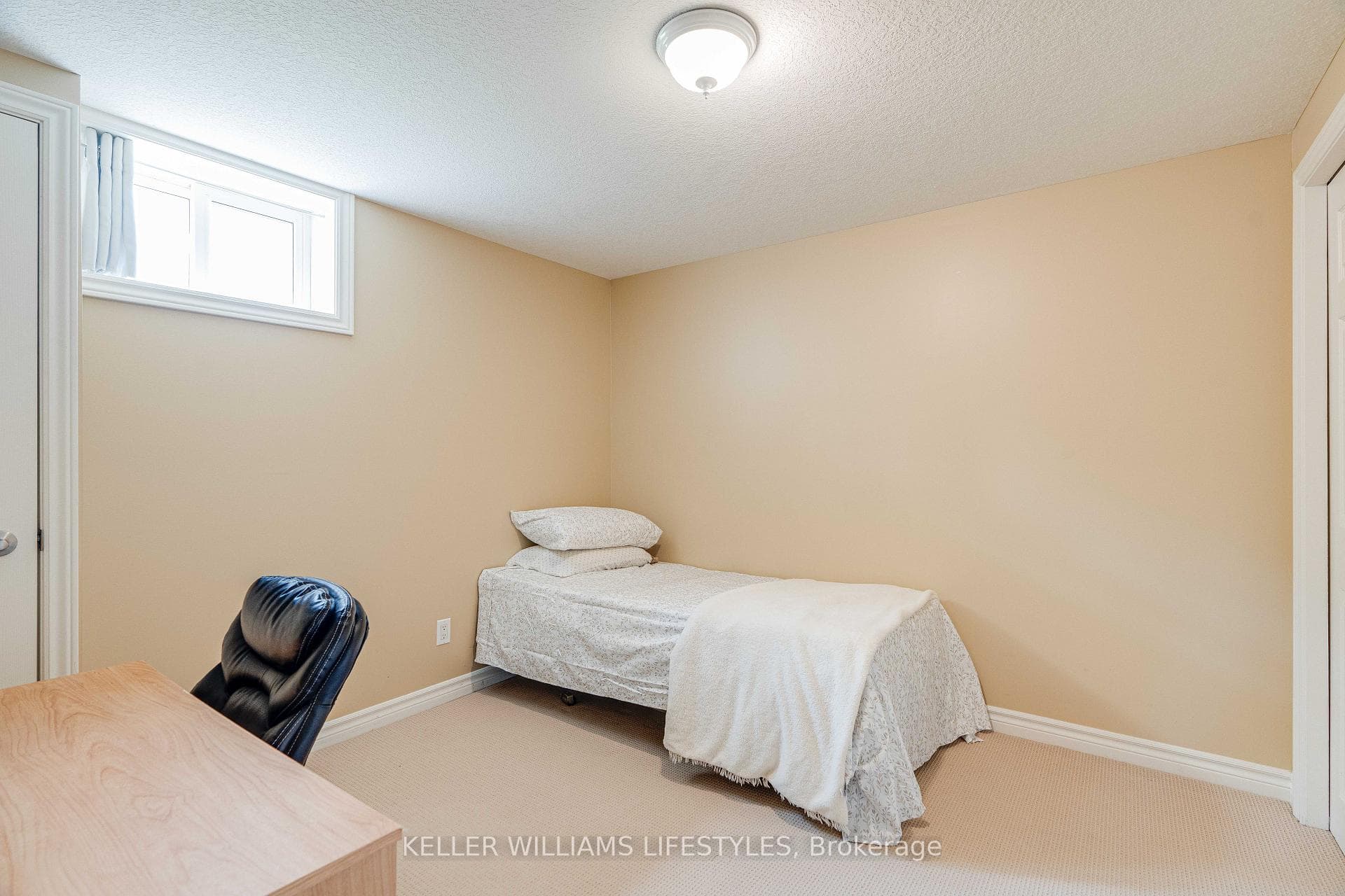 216 Irving Place photo 30