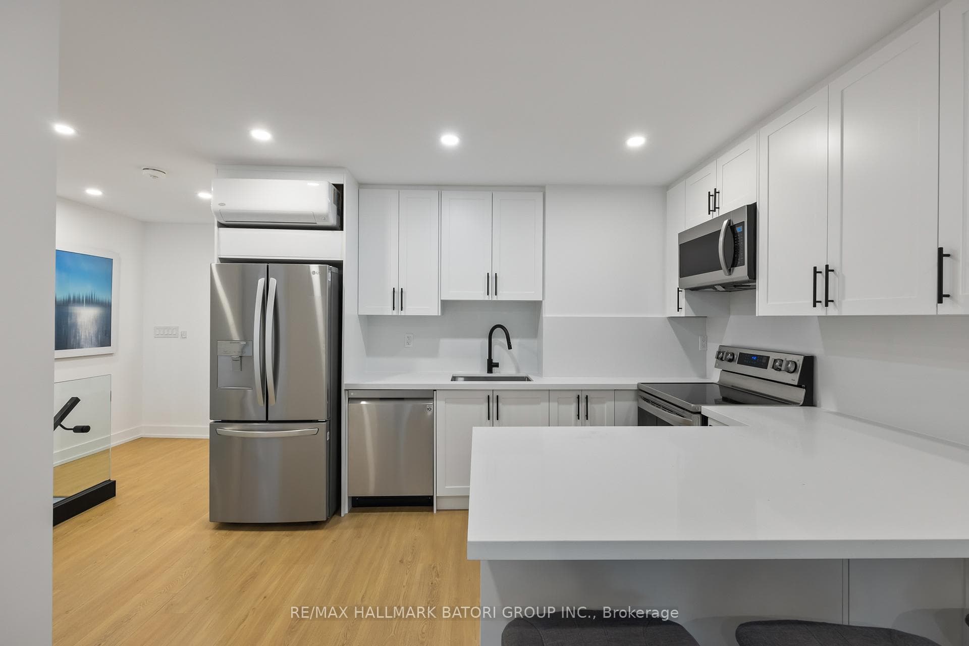 357 Eglinton Avenue Unit A photo 6