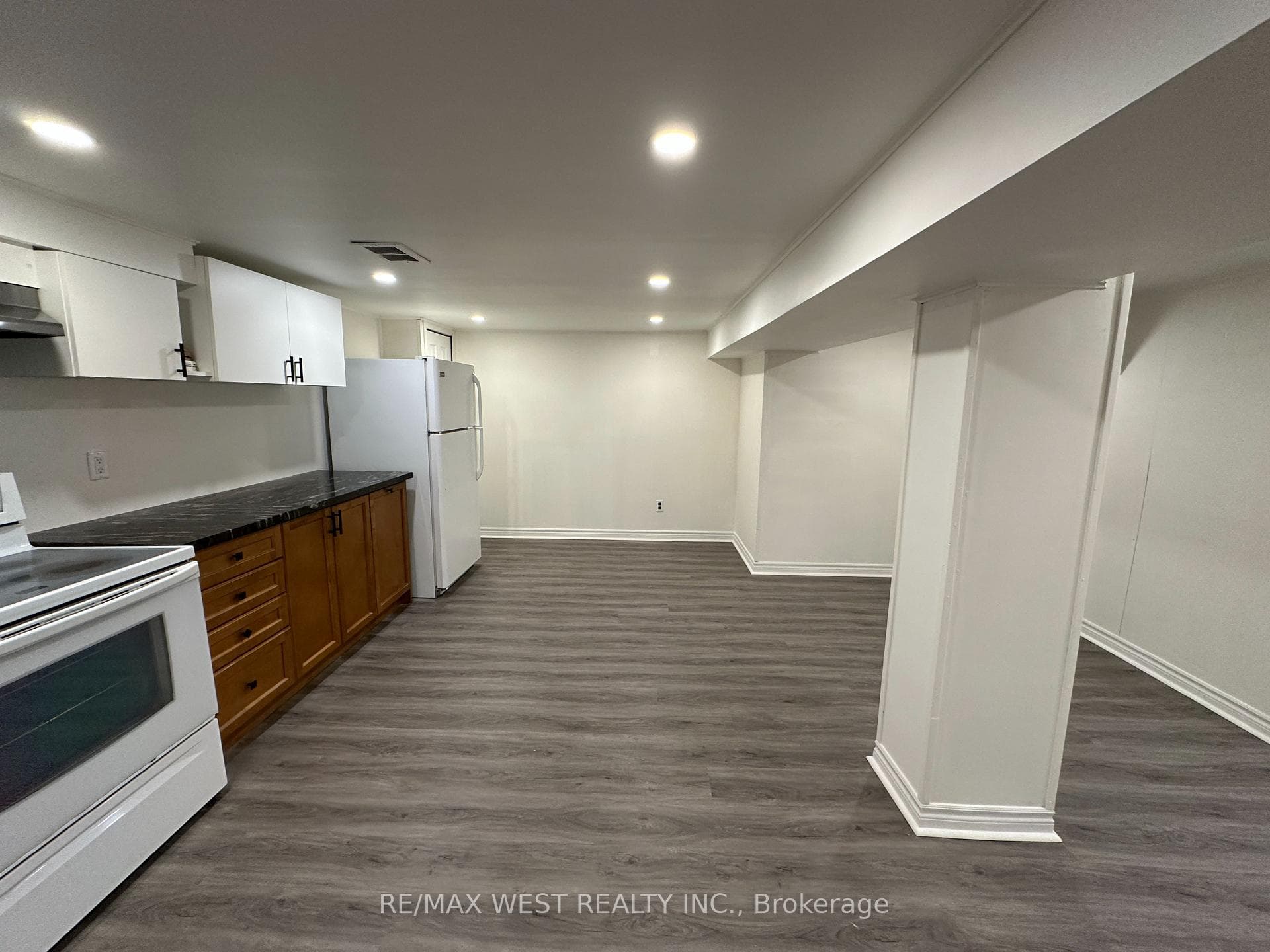 26 Walter Avenue Unit Lower photo 4