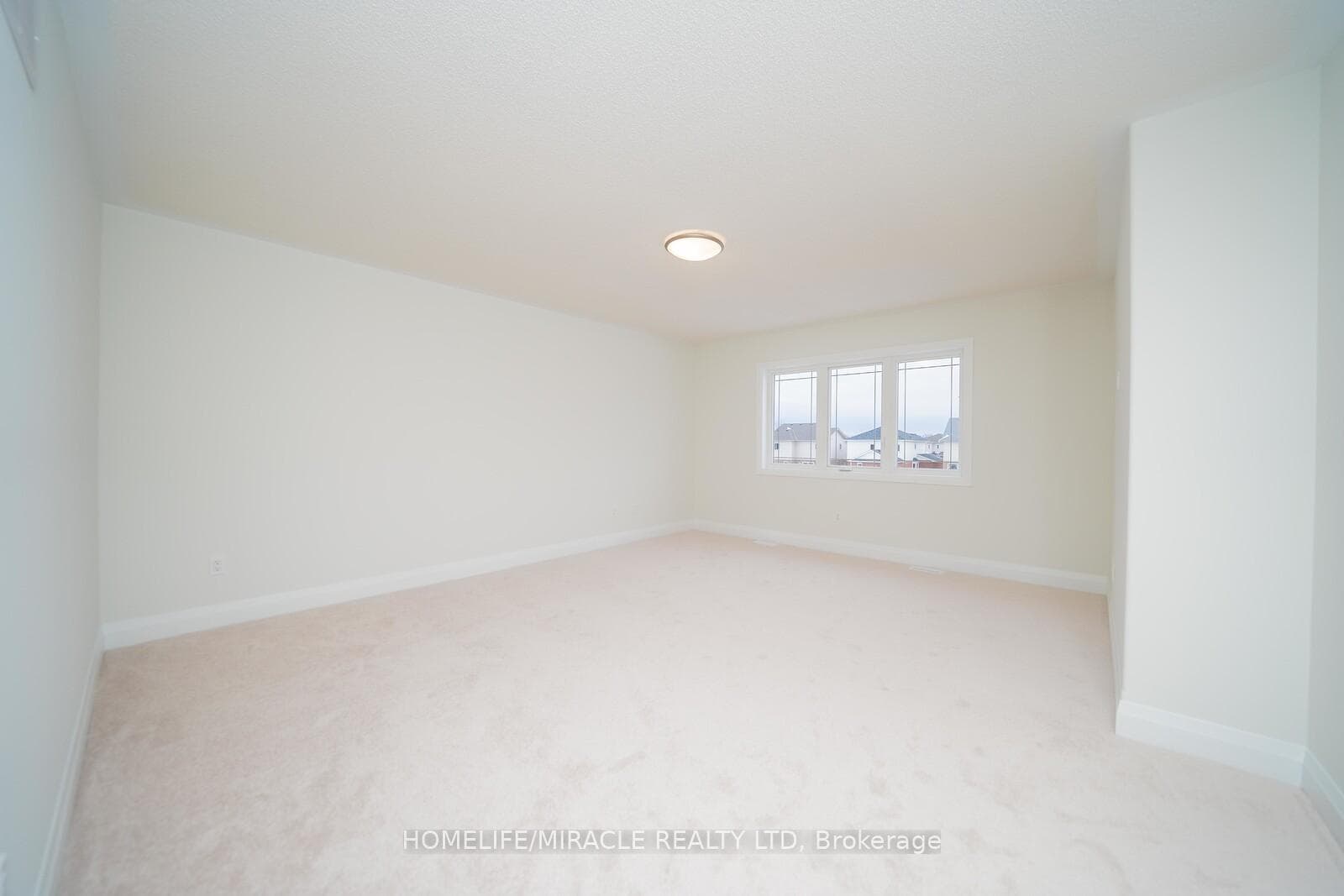 522 Askew Court photo 16