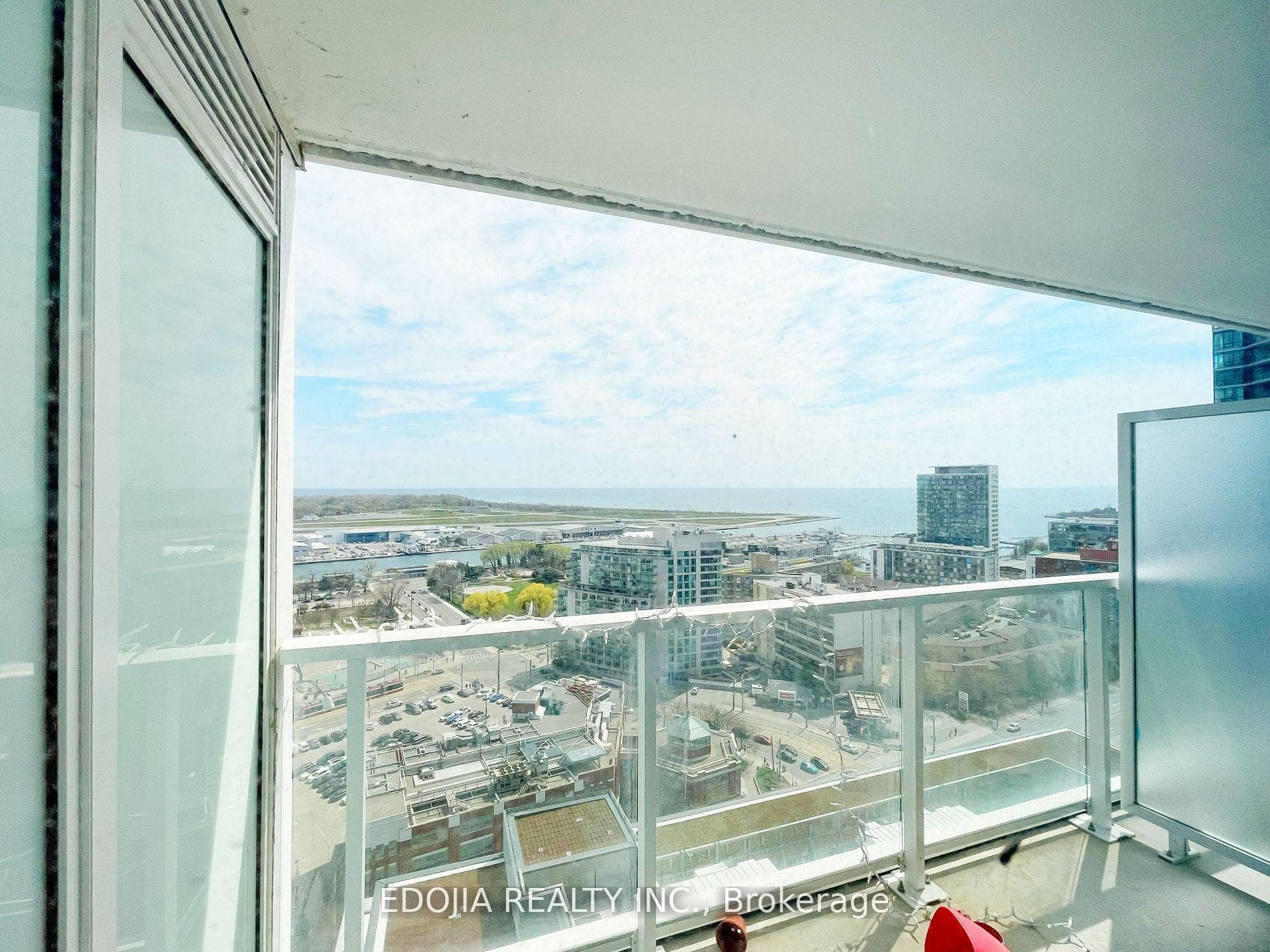 17 Bathurst Street Unit 2615 photo 8