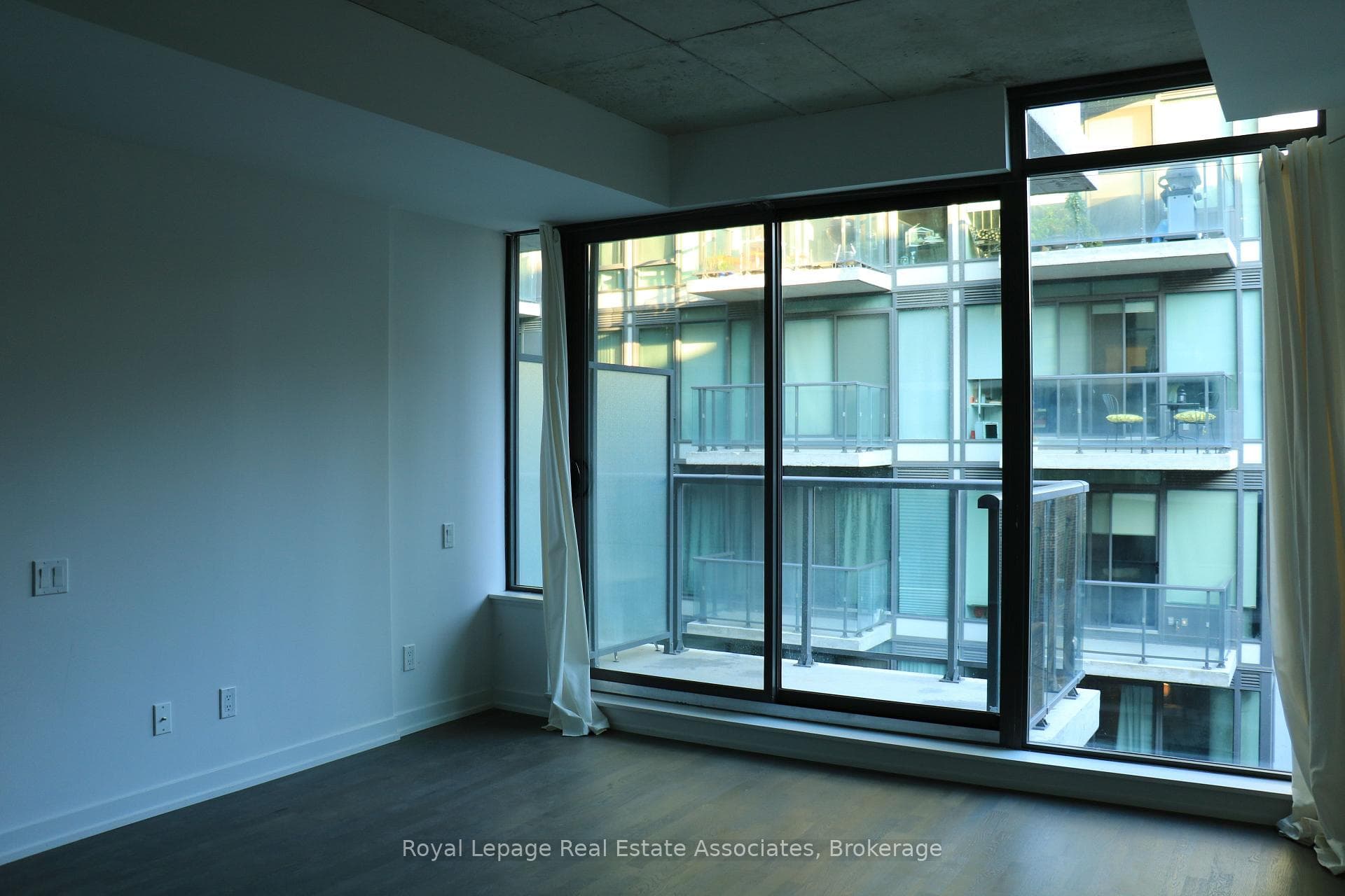 461 Adelaide Street Unit 439 photo 7