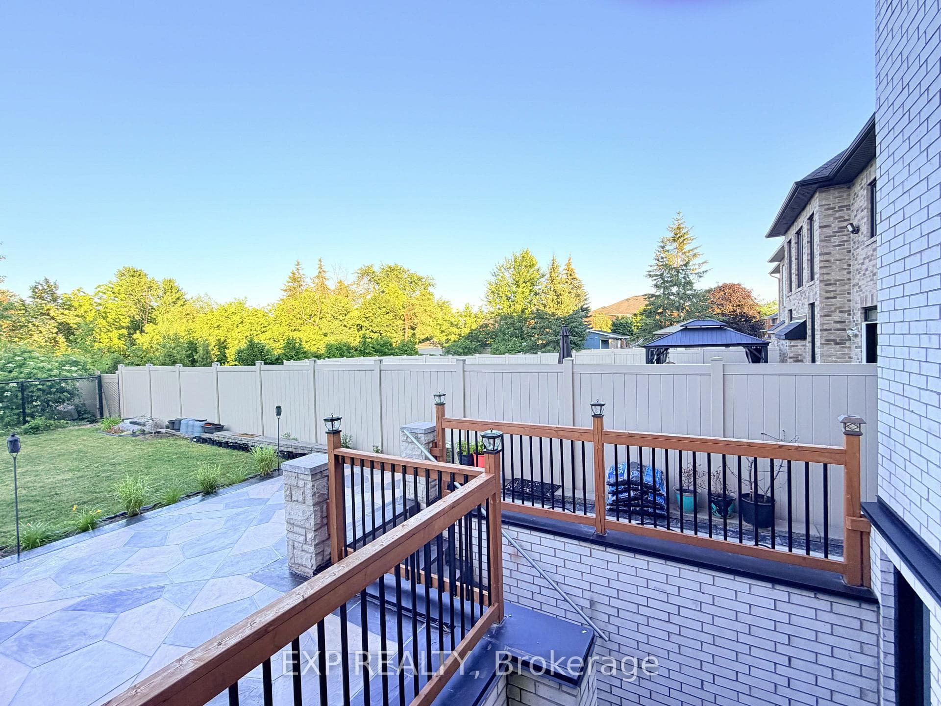 1606 Sandhurst Crescent Unit Lower photo 35