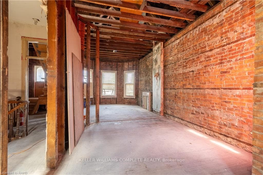 648 MAIN Street photo 28