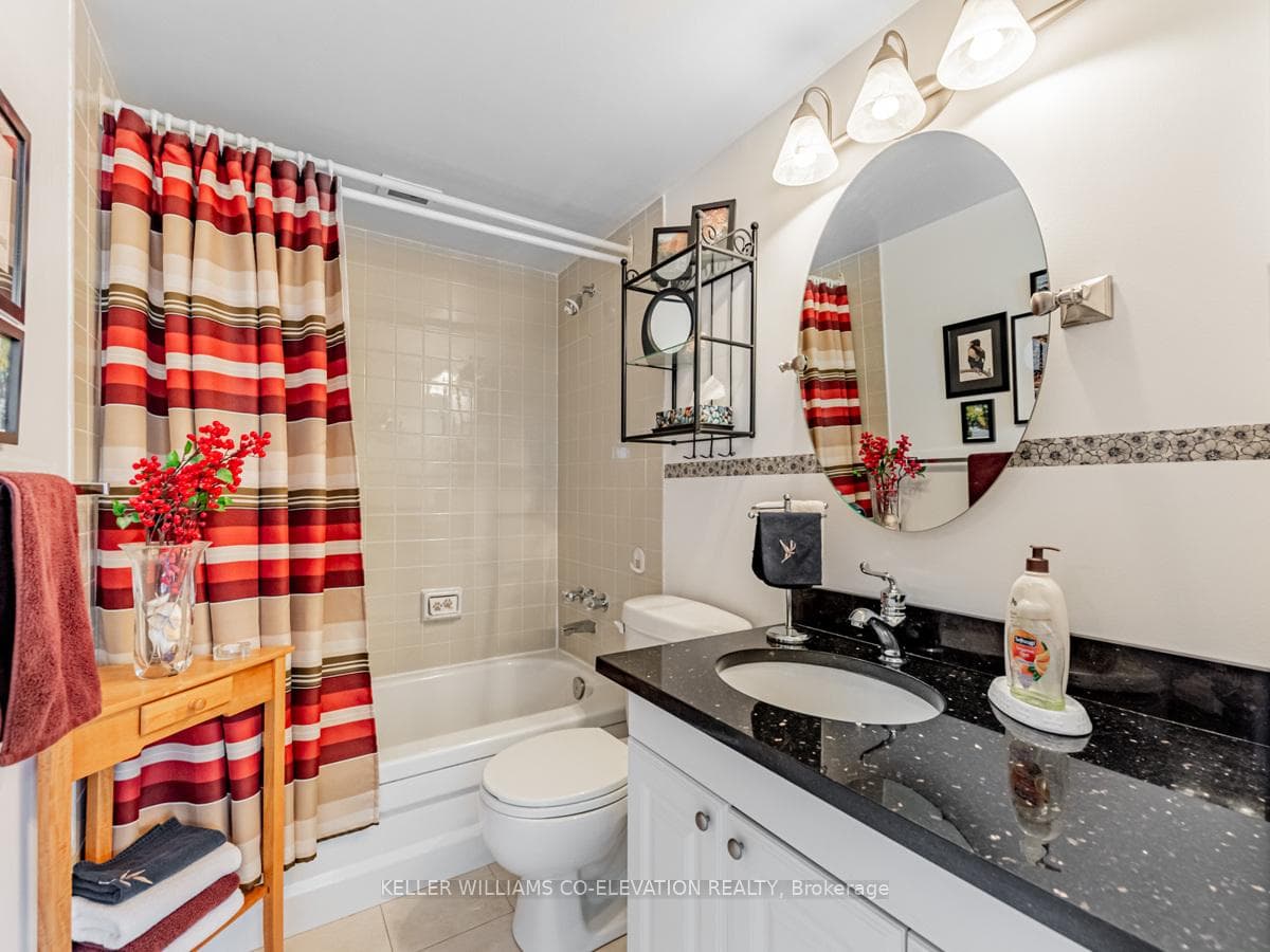 Updated 4-Piece Primary Ensuite Washroom
