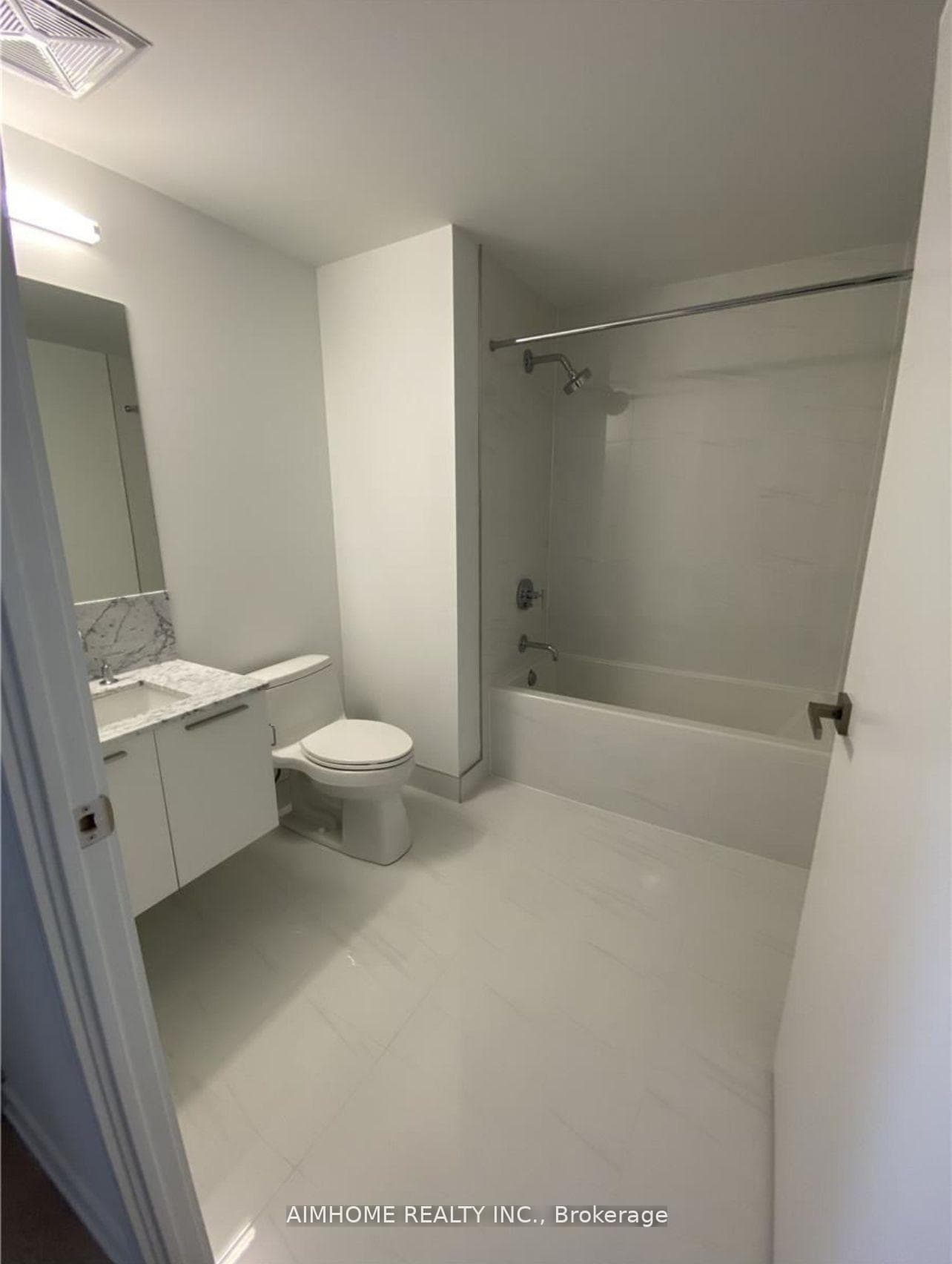 3 Gloucester Street Unit 3909 photo 8