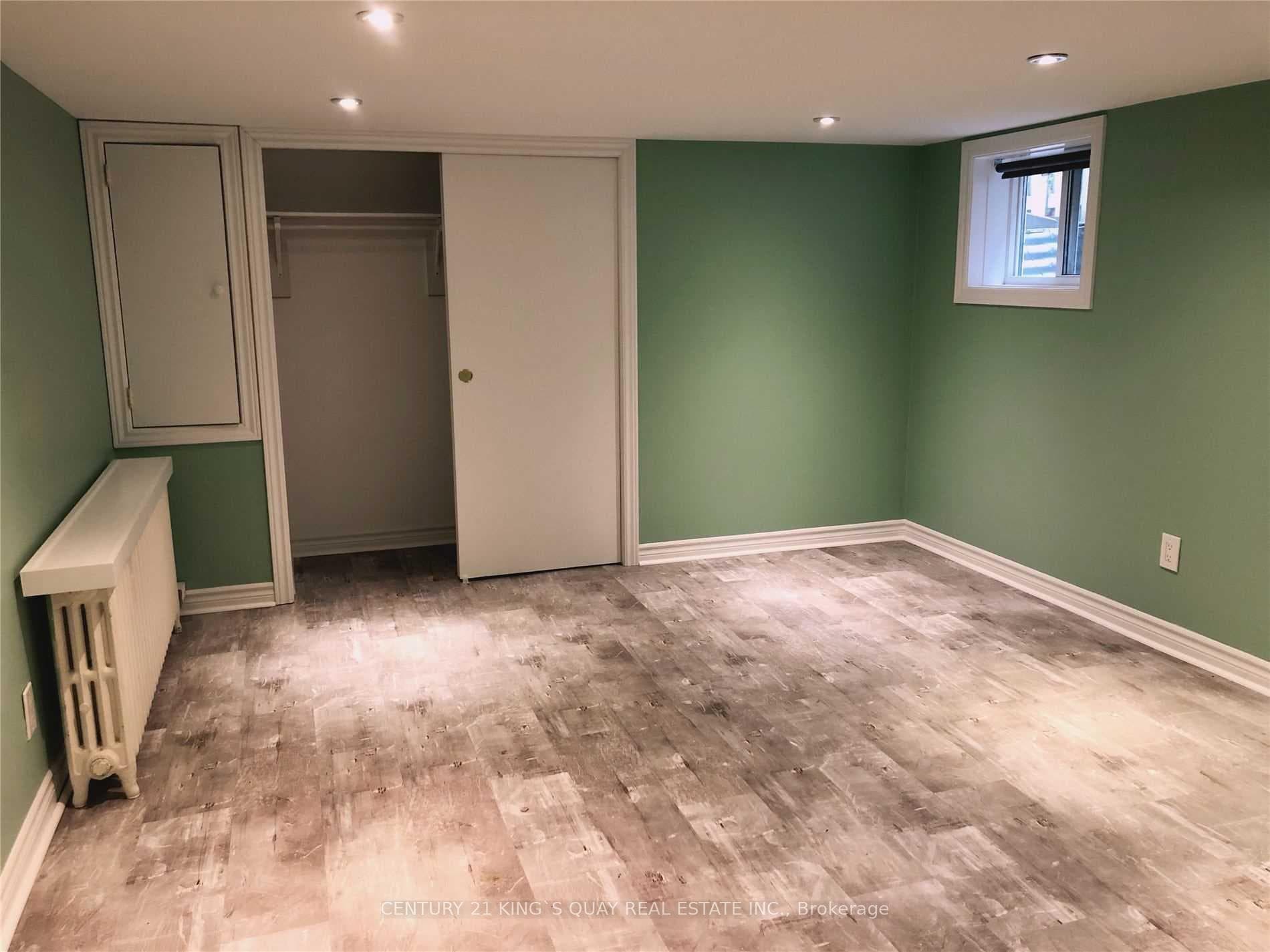 33 Brooke Avenue photo 13