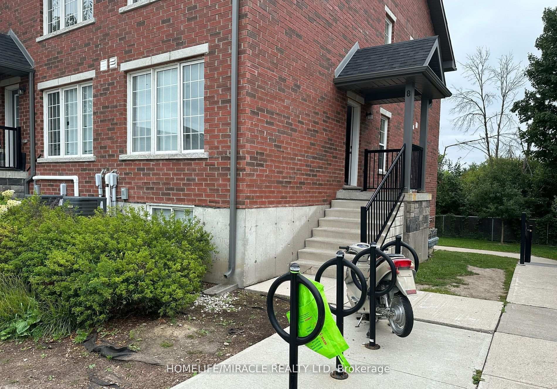 244 Penetanguishene Road Unit 8 photo 4