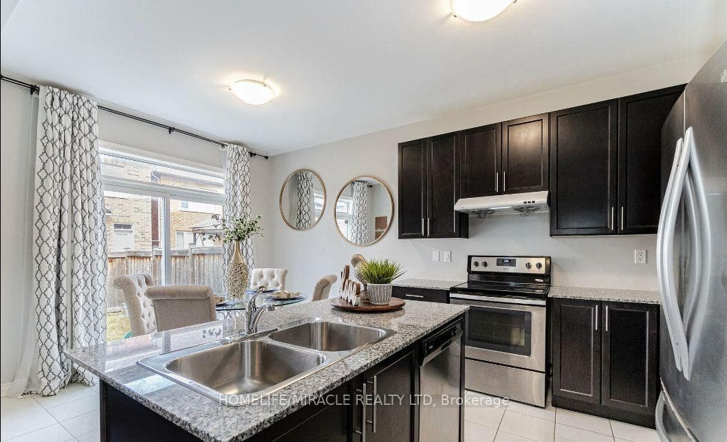 9 Humberstone Crescent photo 9