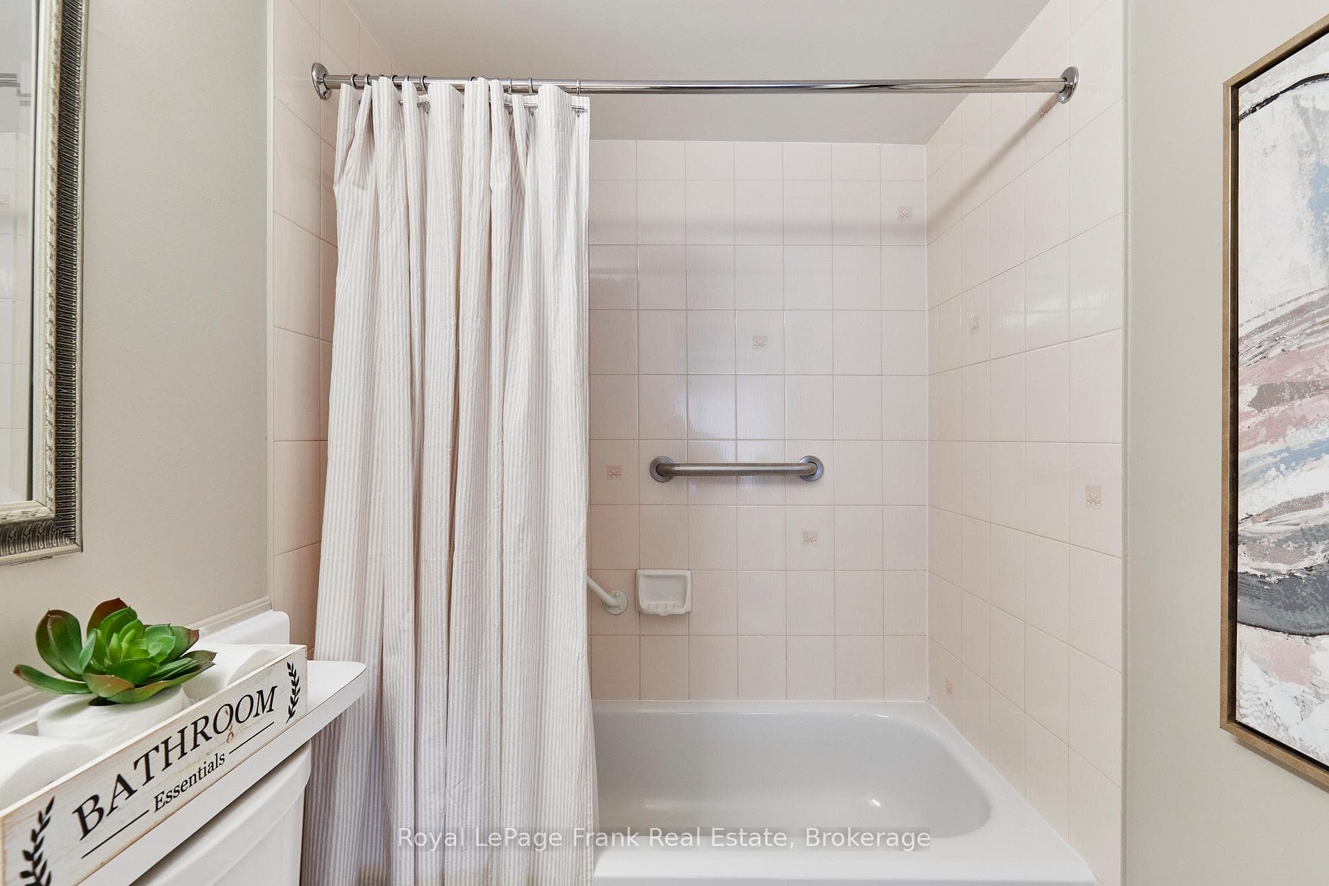 712 Rossland Road Unit 307 photo 21