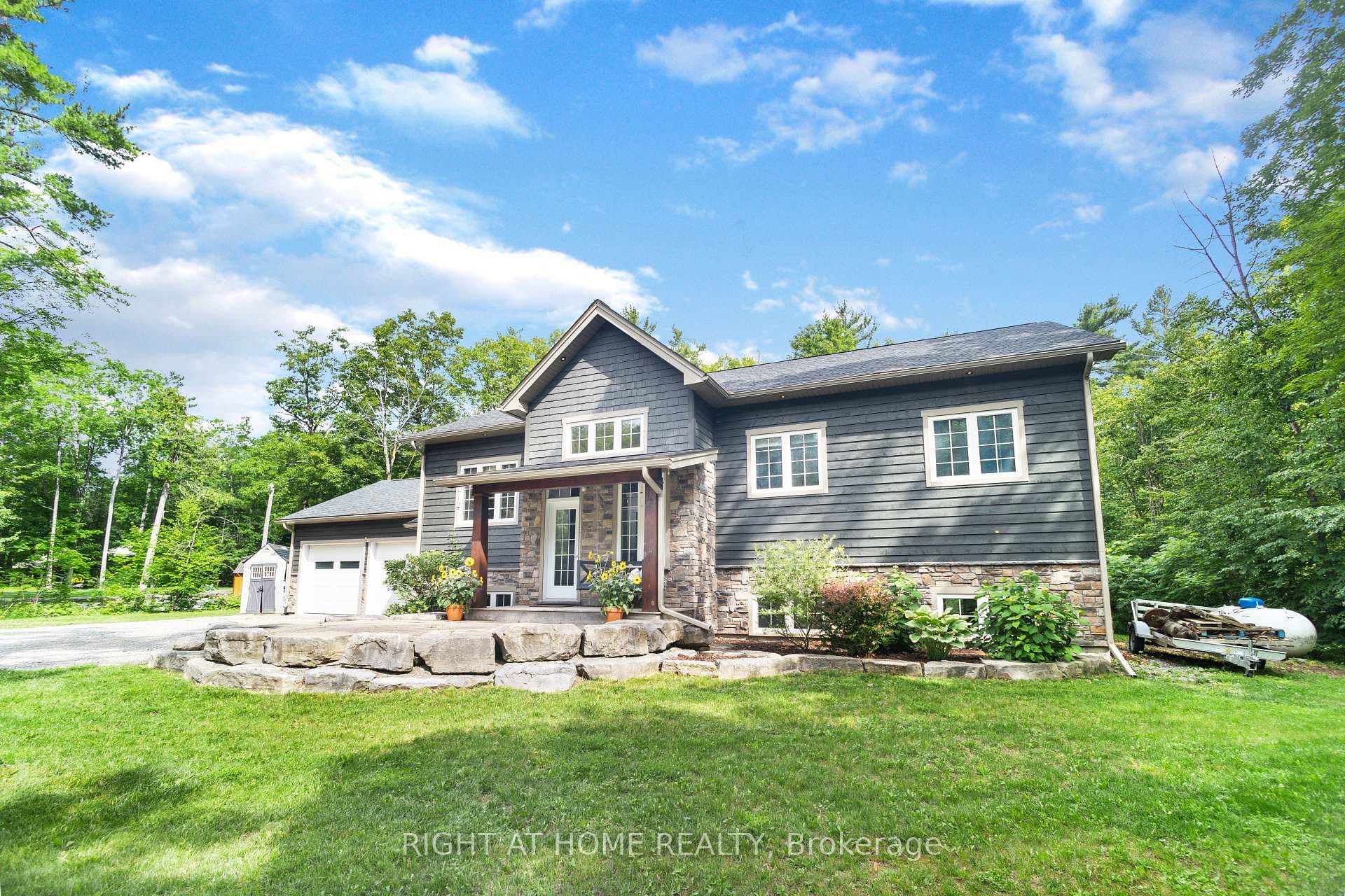 590 Golf Course Road photo 4