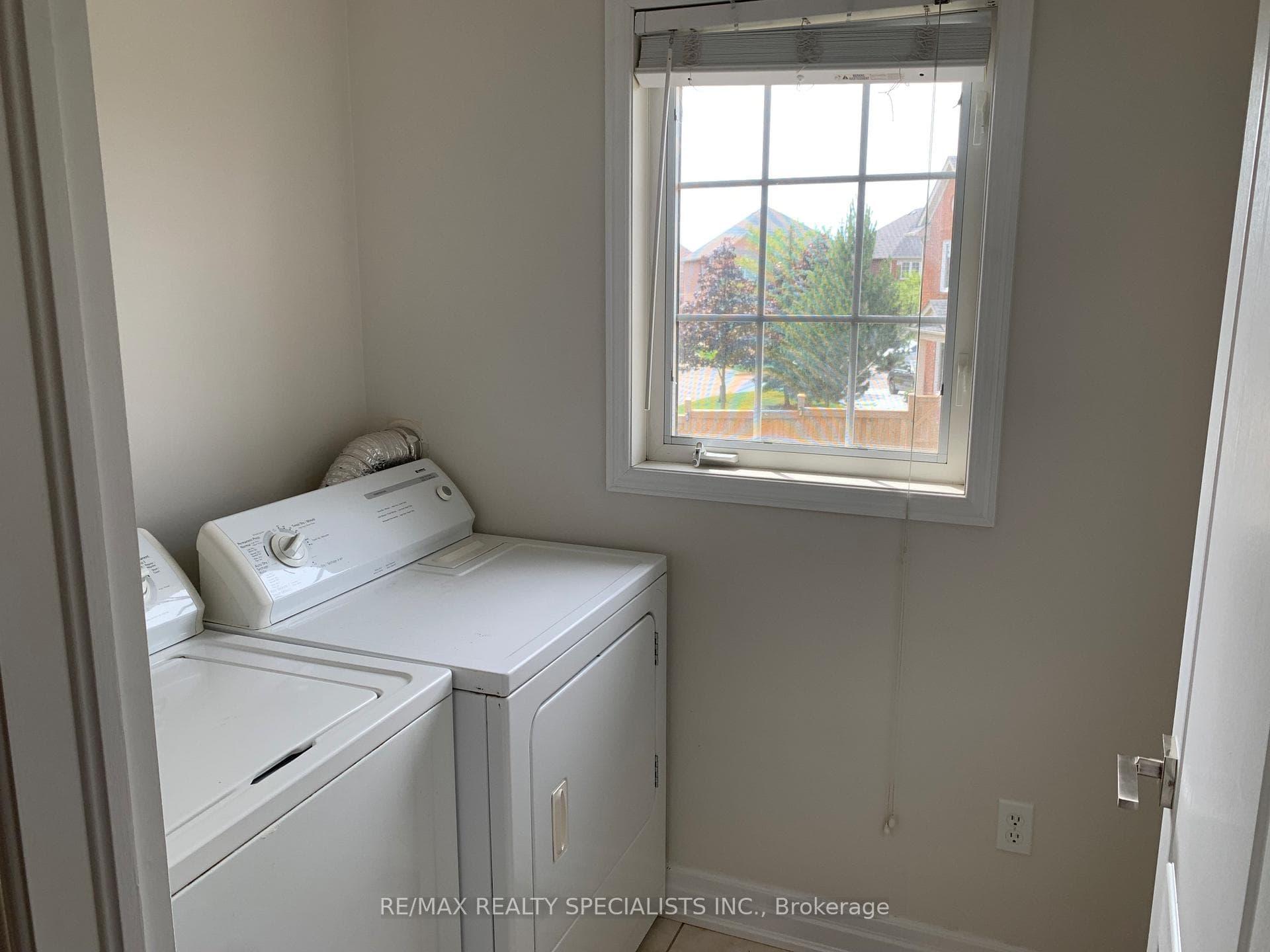 3839 Henrietta Way photo 21