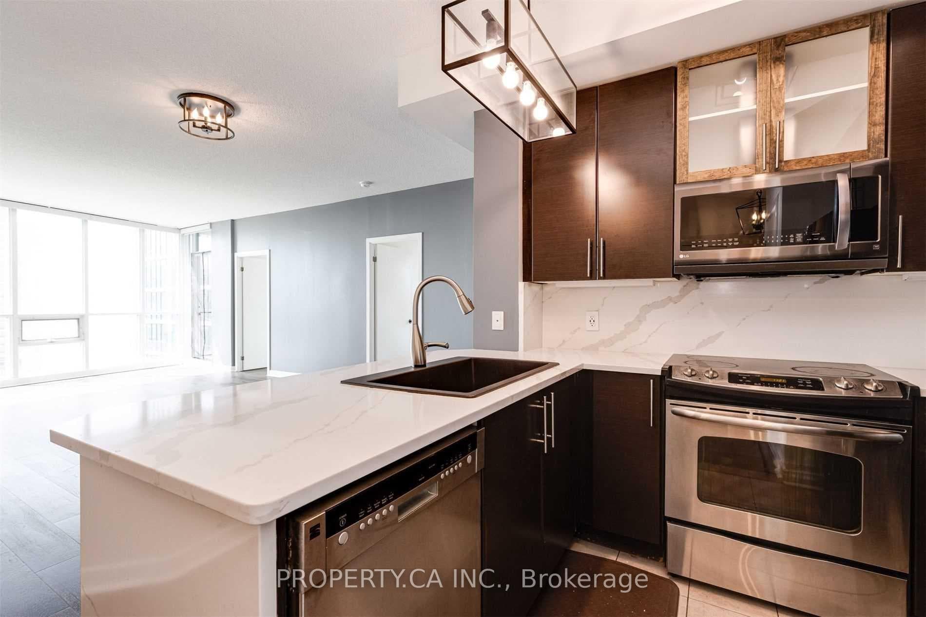 18 Harbour Street Unit 2410 photo 12