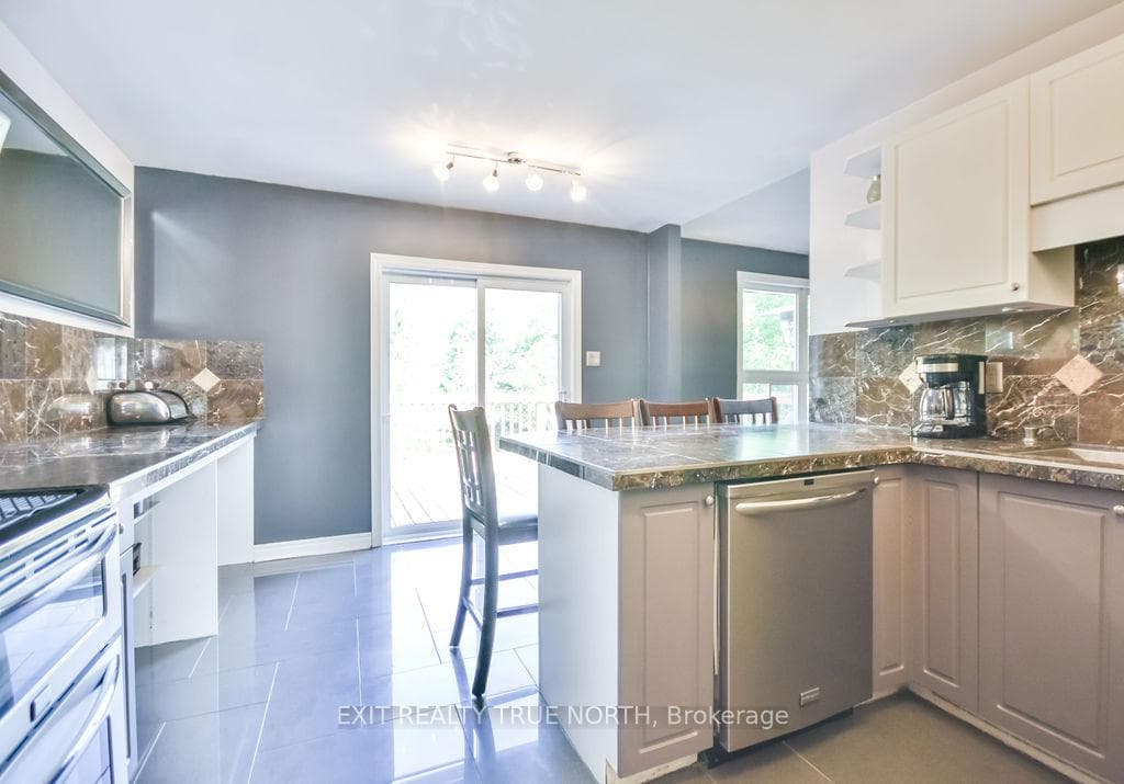 28 Nicholson Crescent photo 13