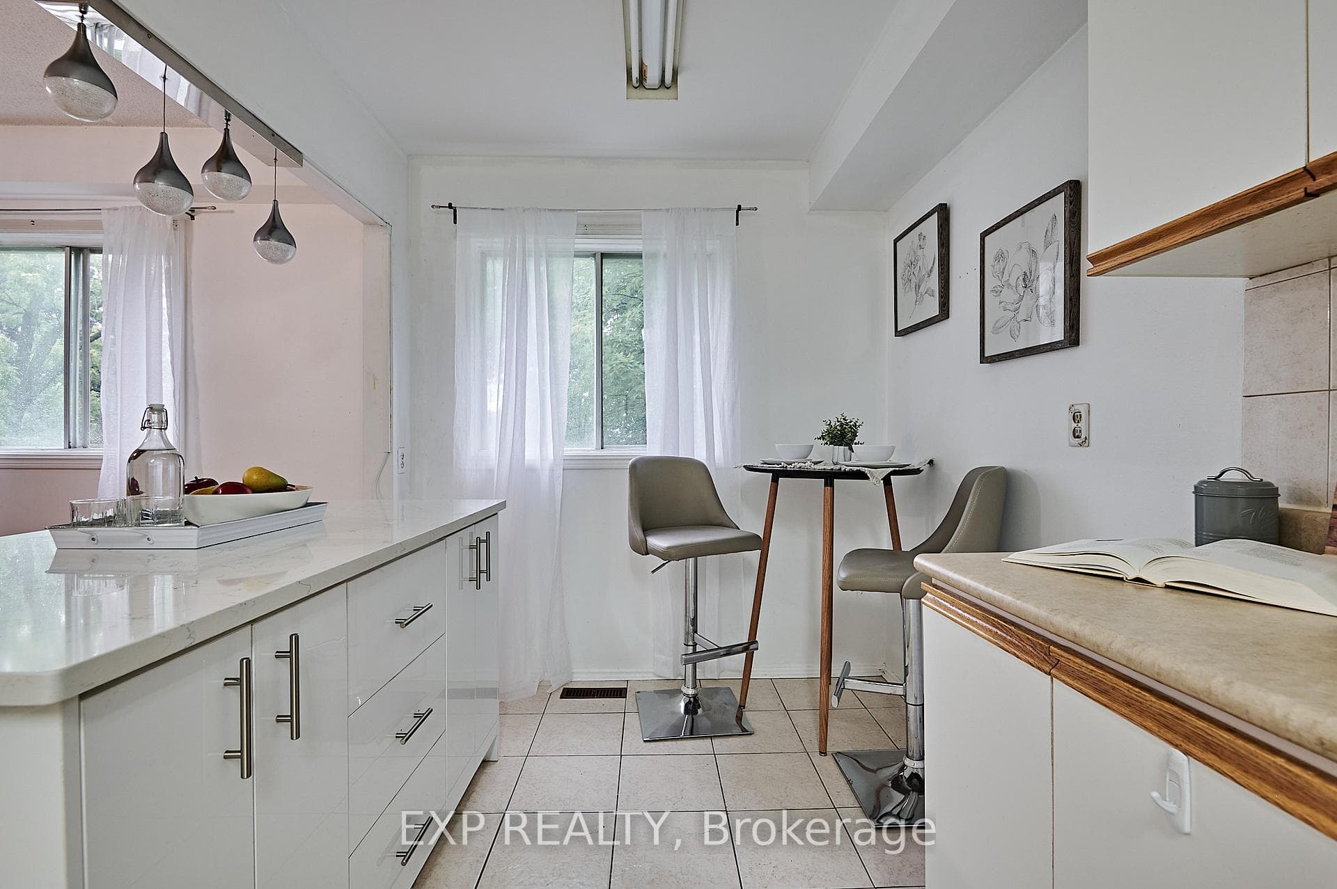 Eat-in Kitchen with large window & breakfast bar
