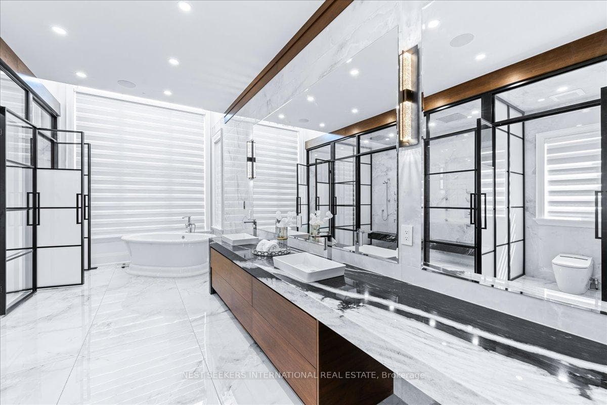 72 Manitou Drive photo 16