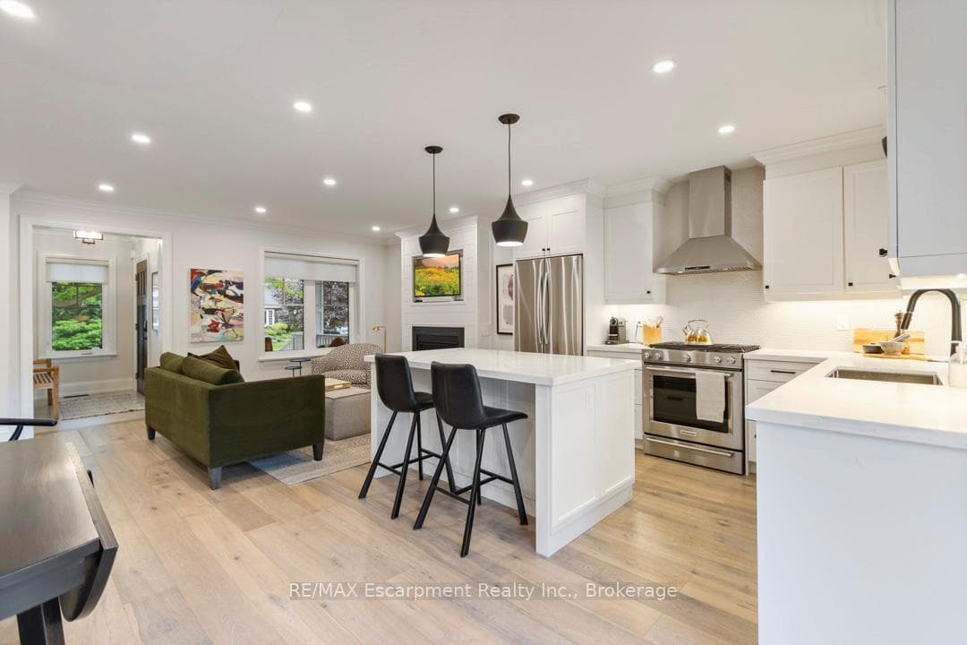2109 Wellington Avenue photo 12