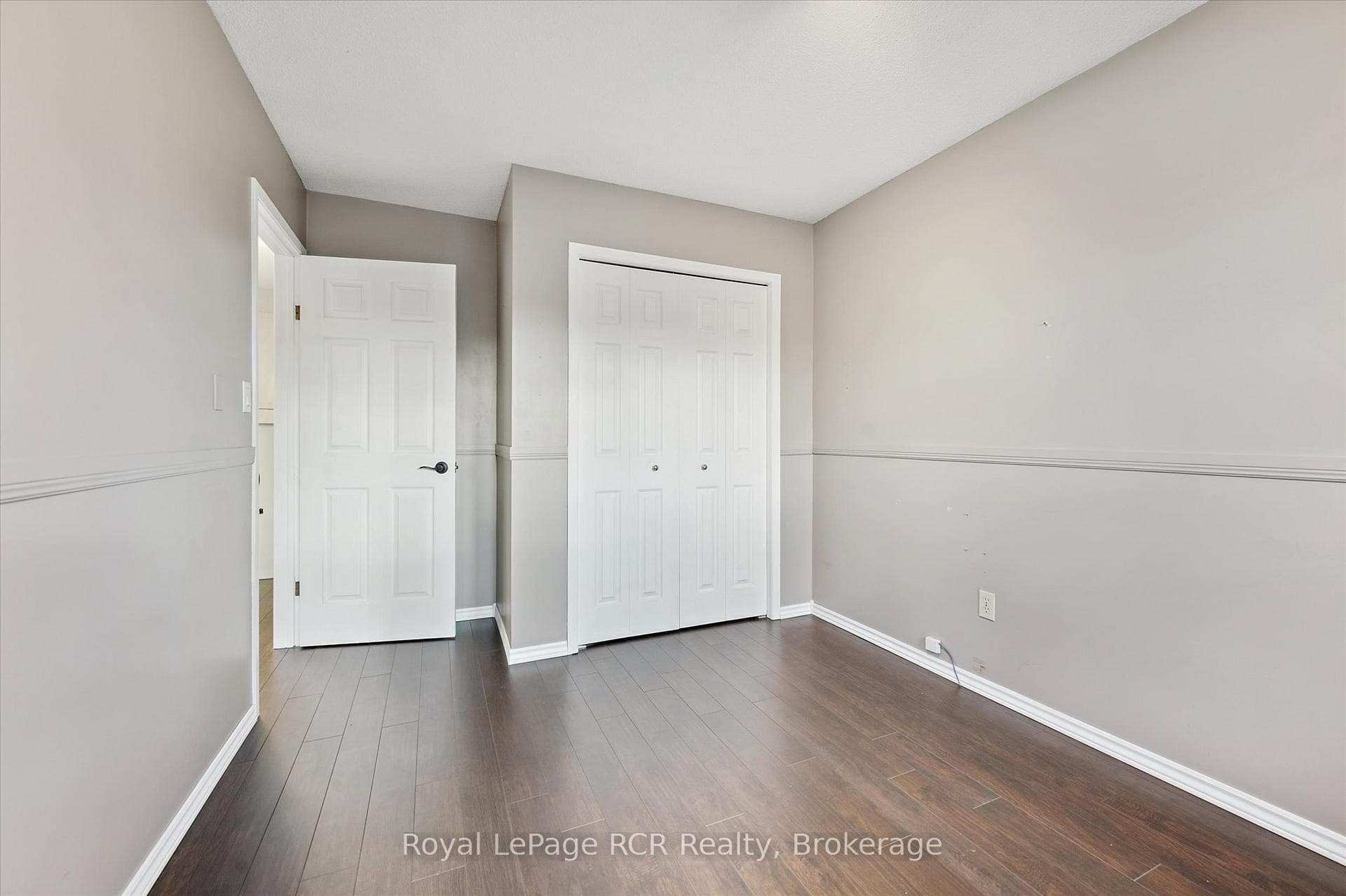 551 Oakview Crescent photo 28
