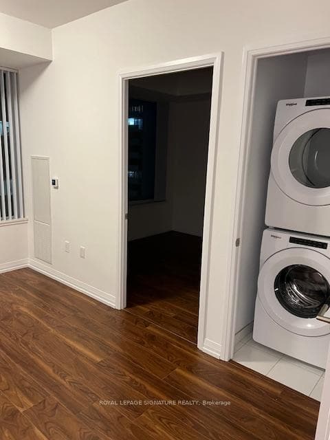 25 Holly Street Unit 1001 photo 2