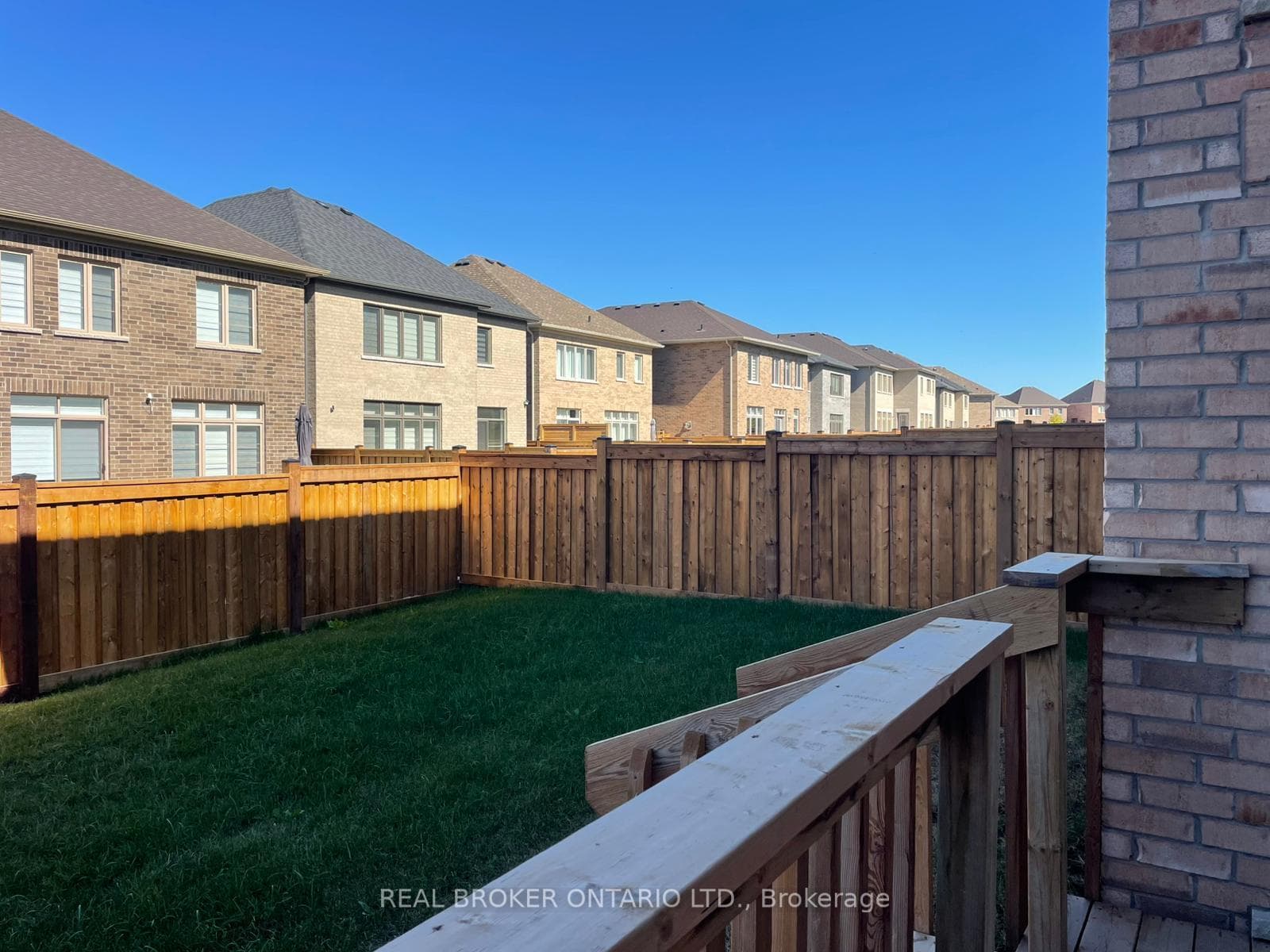 72 Kentledge Avenue photo 35