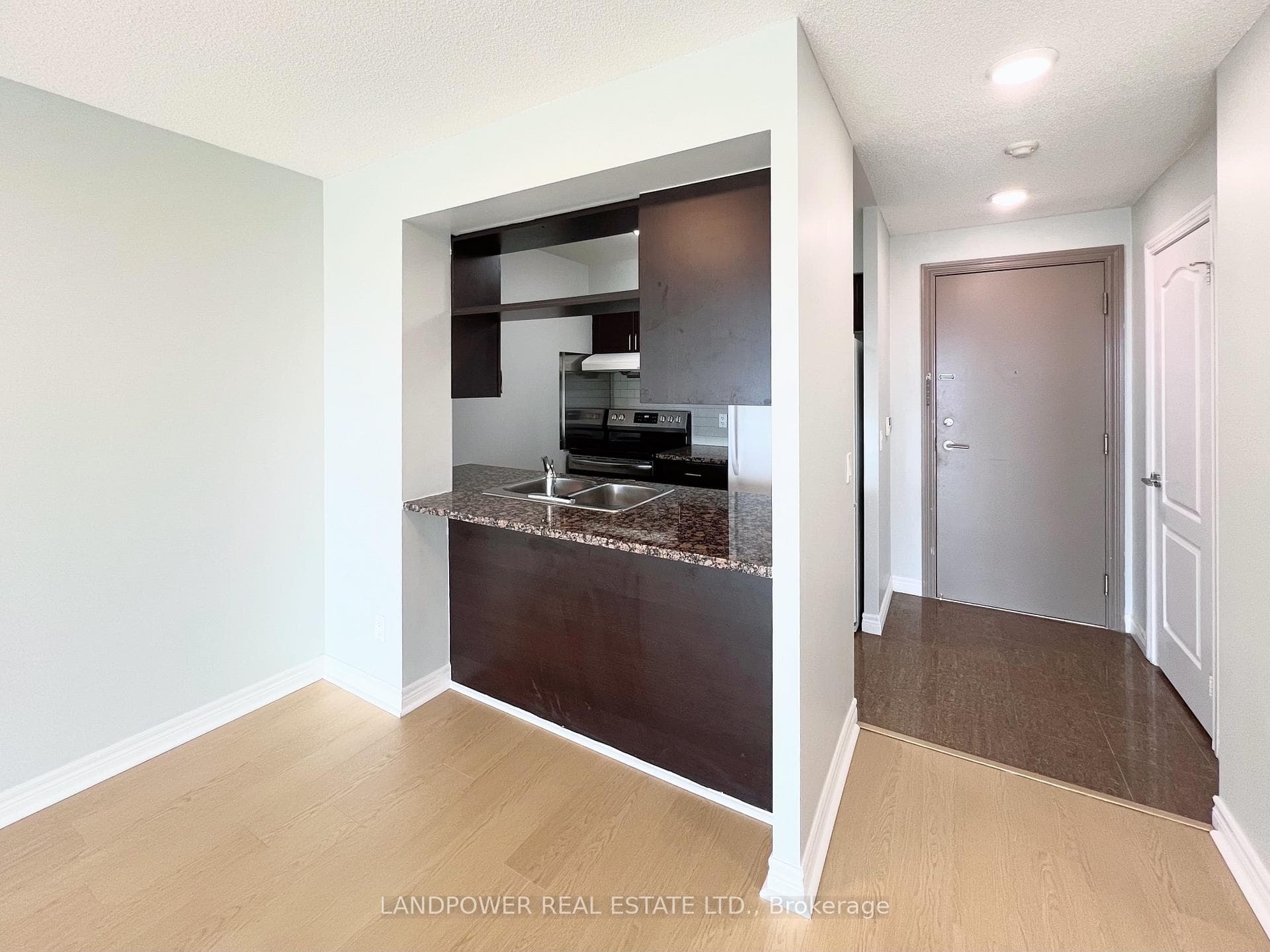 60 Town Centre Court Unit 1608 photo 4