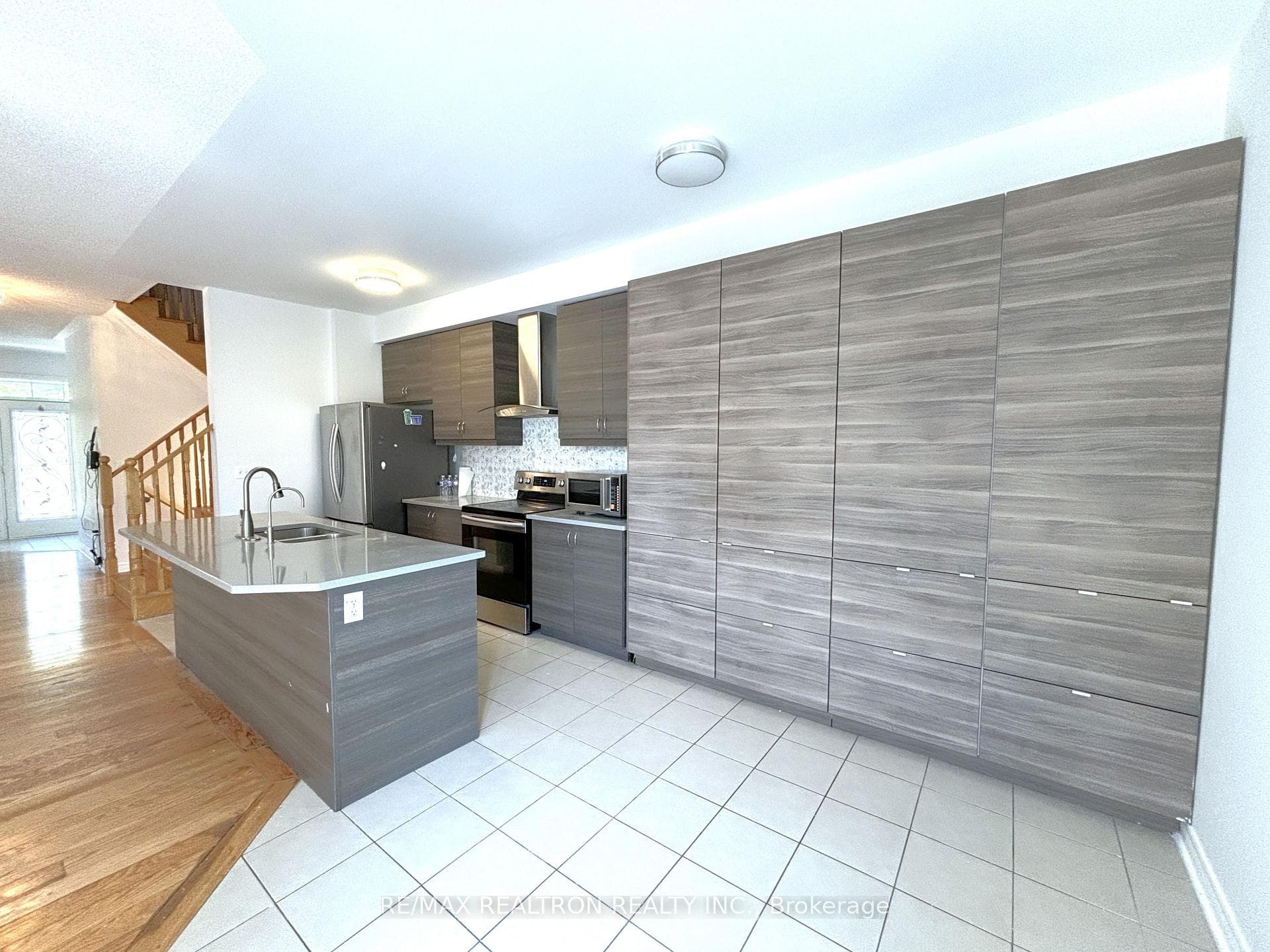 511 William Forster Road photo 6