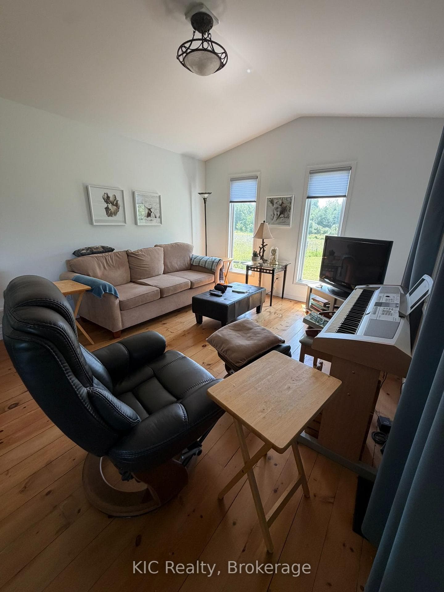 221 Jones Road photo 27