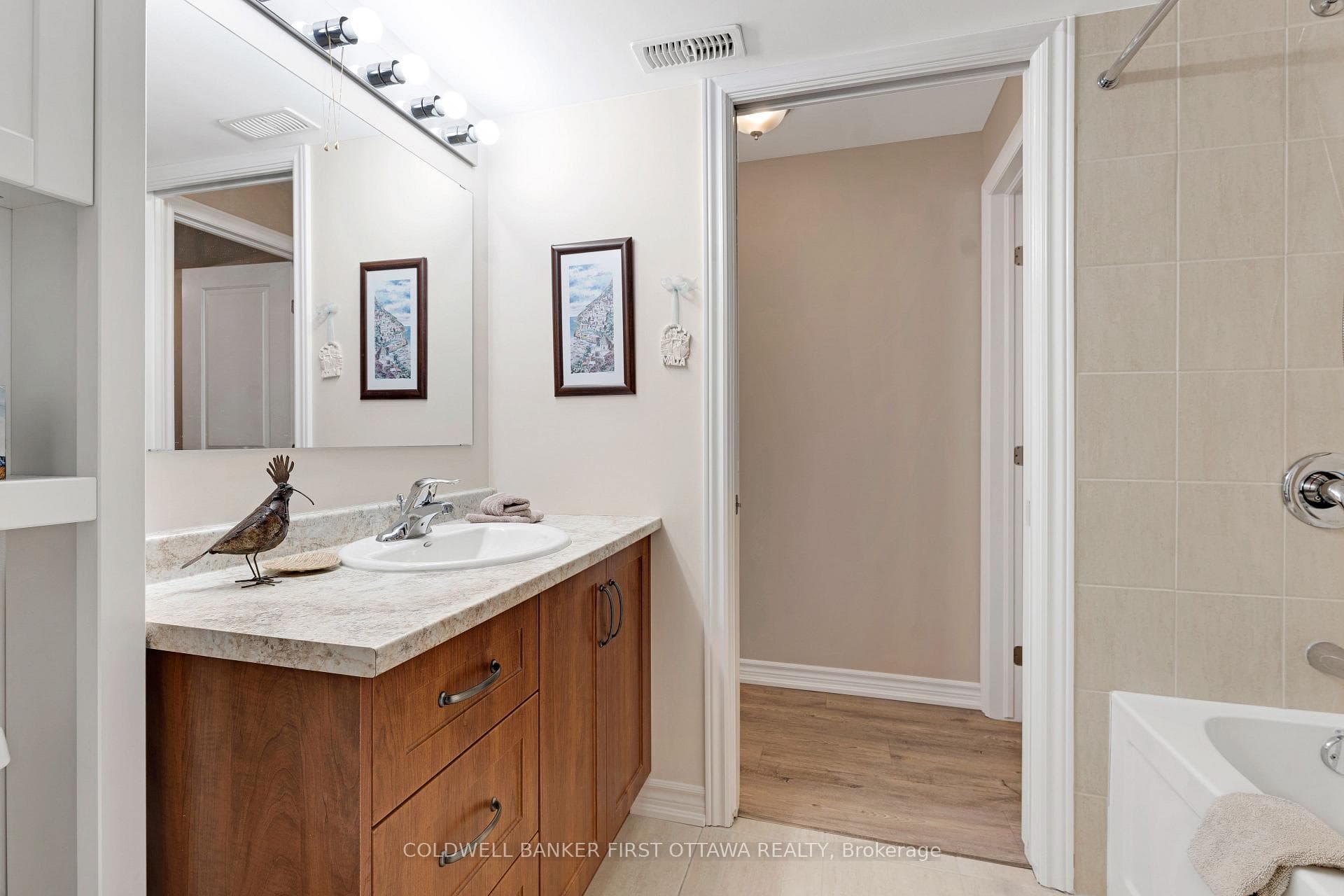 Full bathroom, accessed from bedroom or family rm