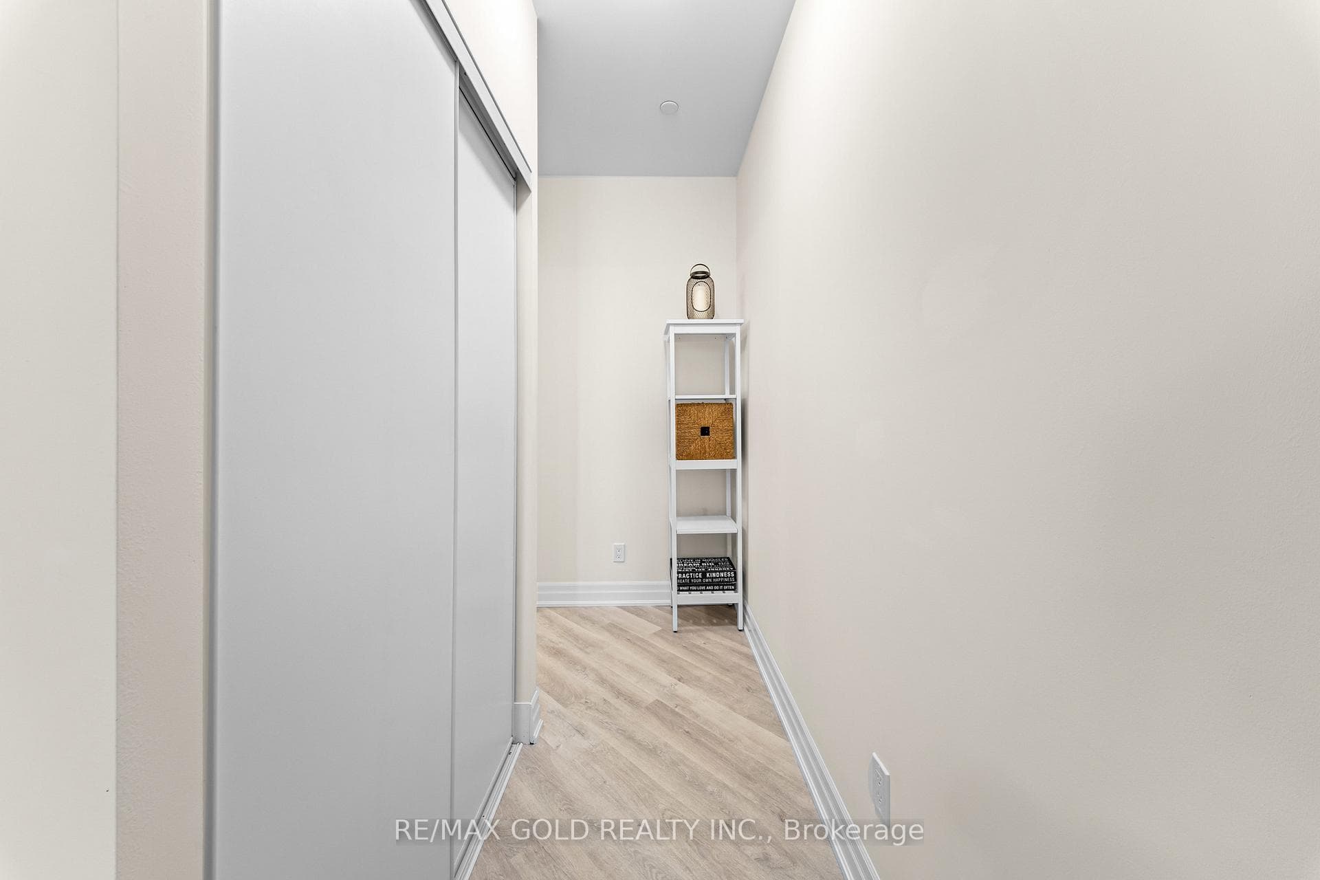 9075 Jane Street Unit 618 photo 27