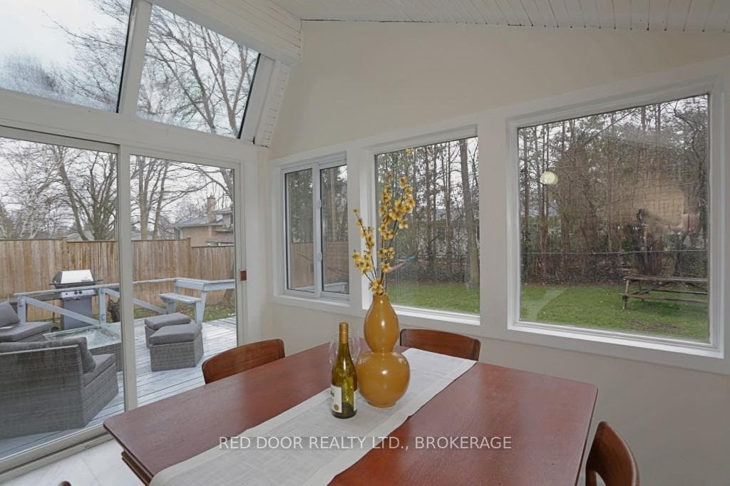 735 Easy Street photo 12