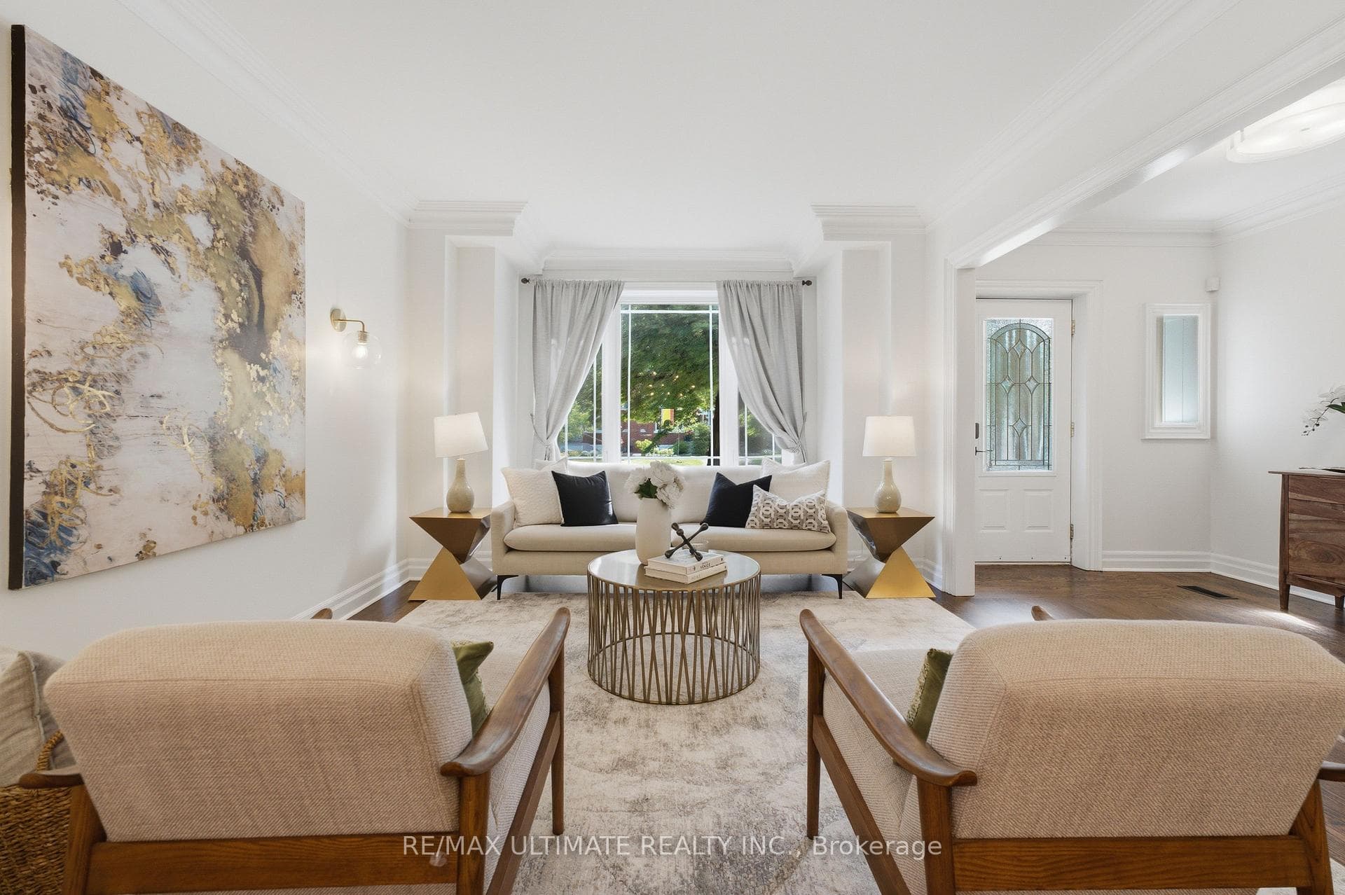 214 Sutherland Drive photo 2