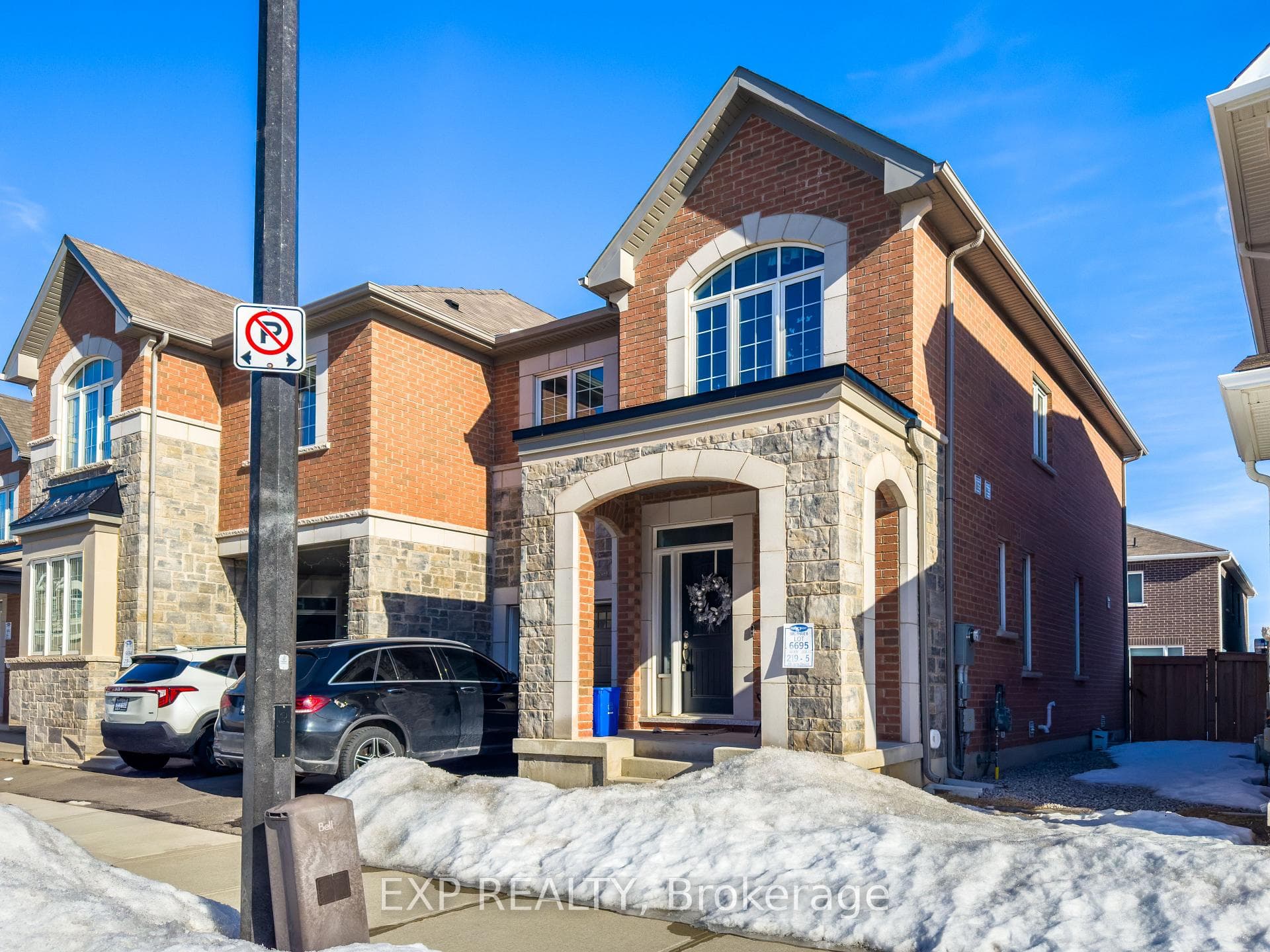888 Sumac Crescent photo 35