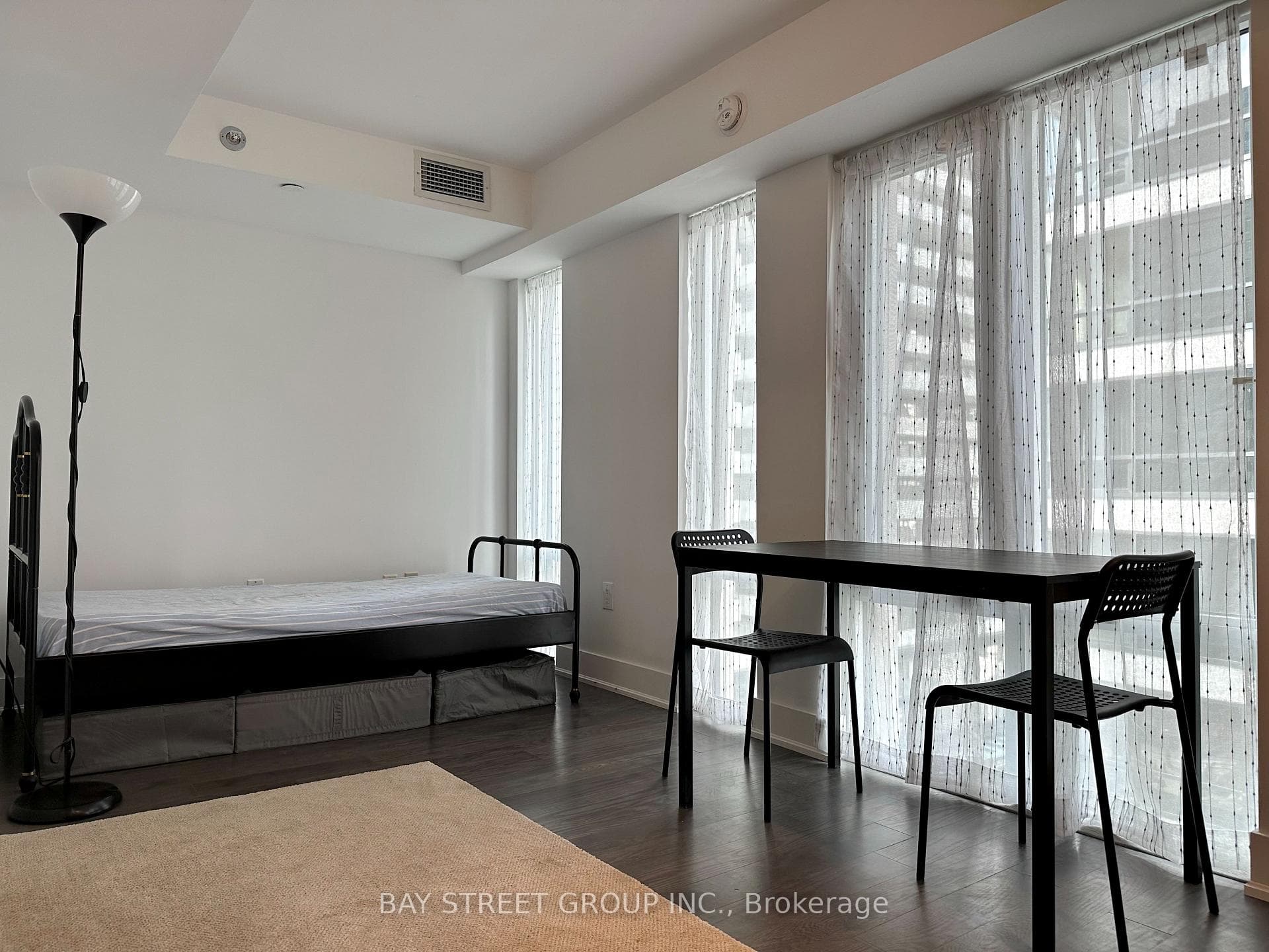 955 Bay Street Unit 821 photo 9