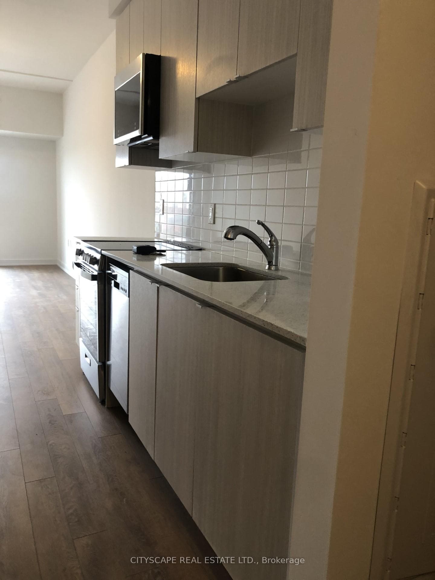 2433 Dufferin Street Unit 615 photo 5