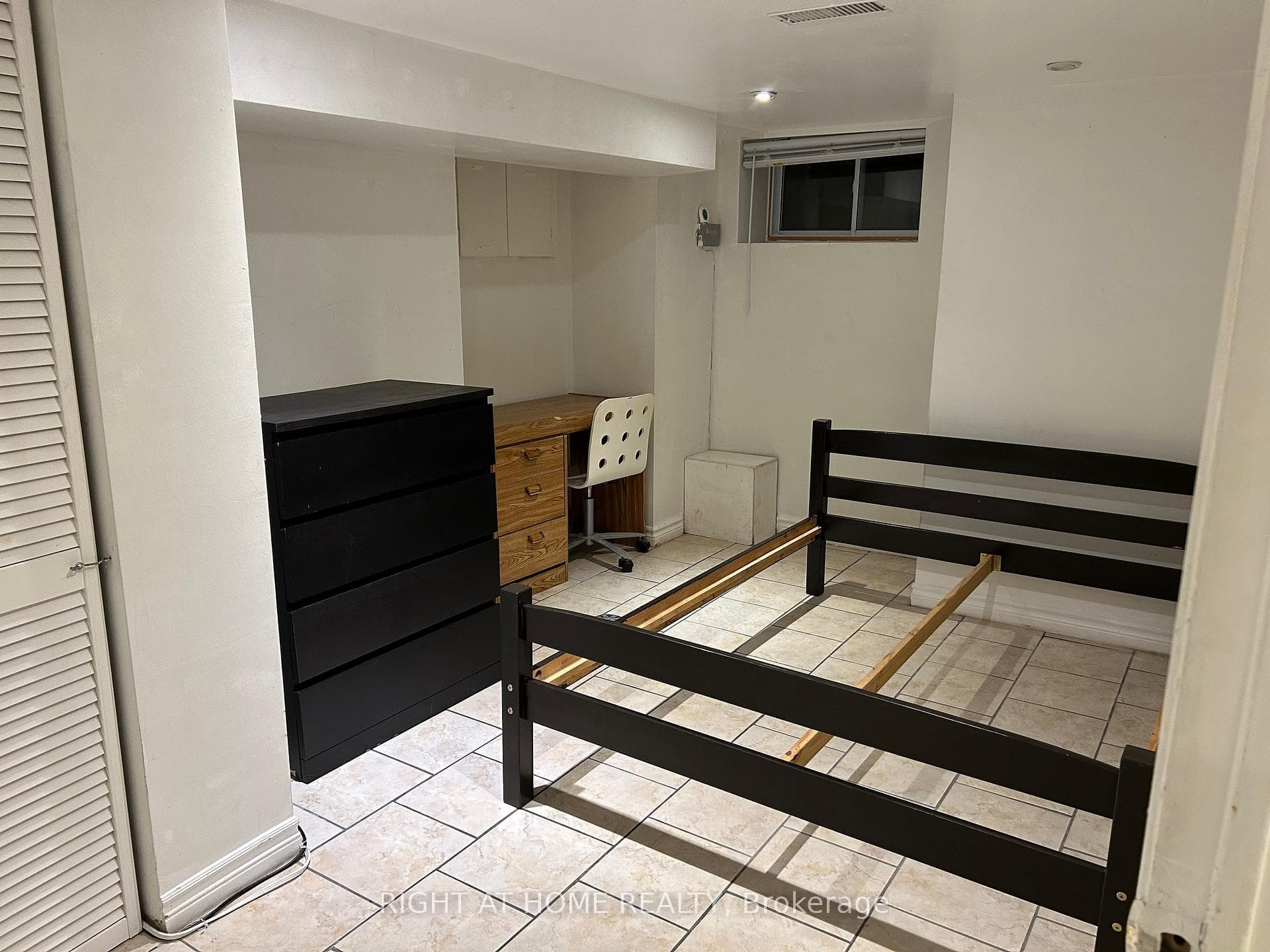 210 Mccaul Street Unit B photo 12