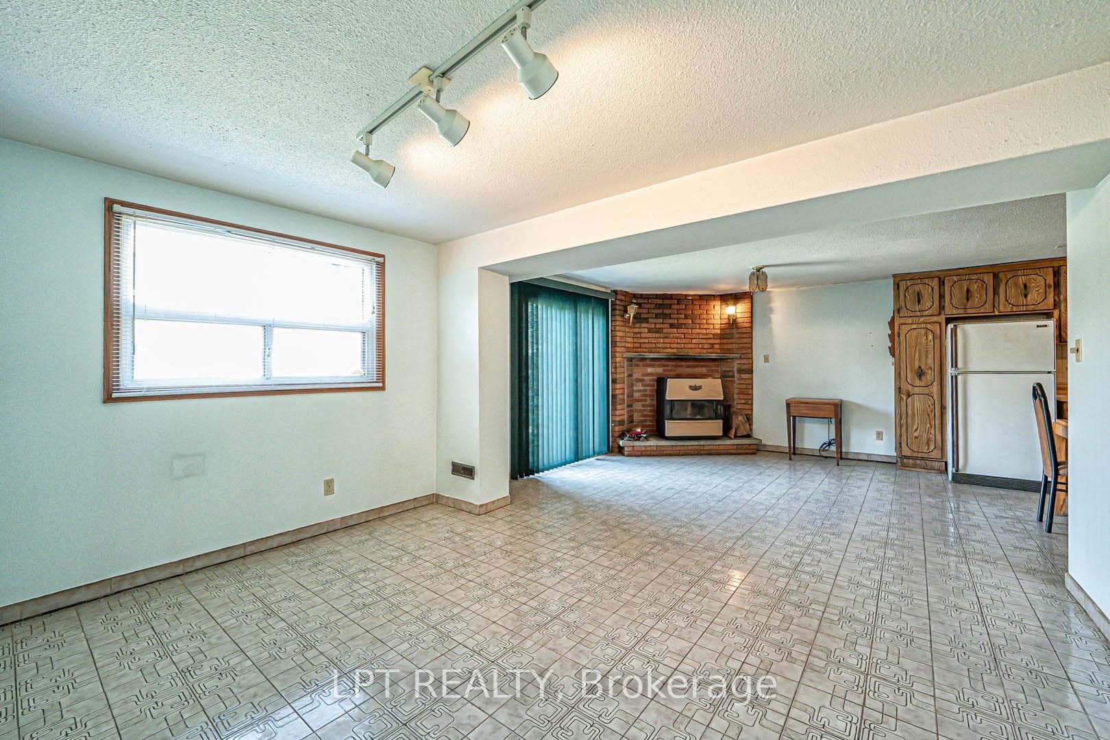 71 Arthur Griffith Drive photo 36