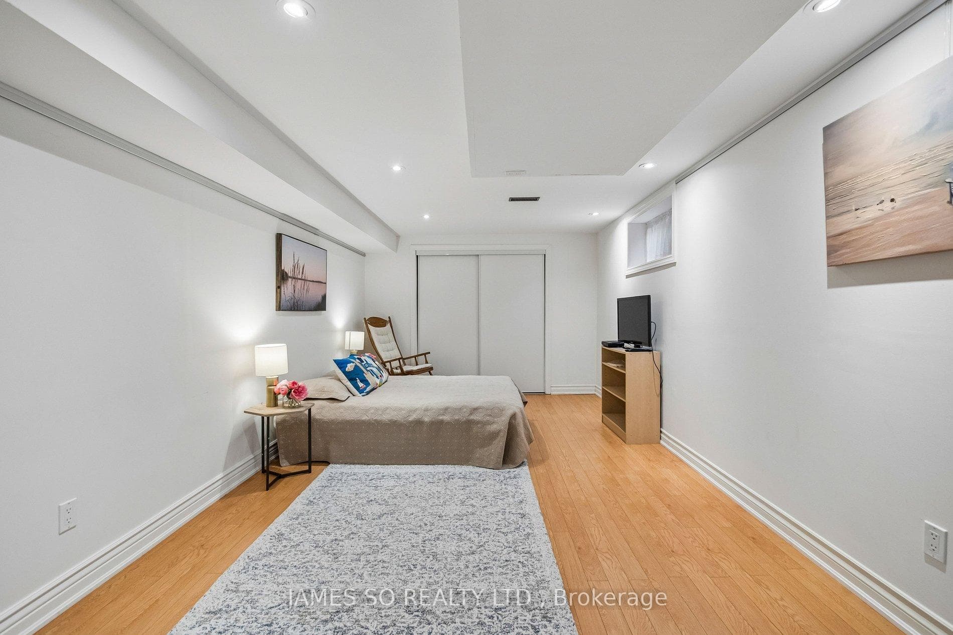 129 Bannatyne Drive photo 21